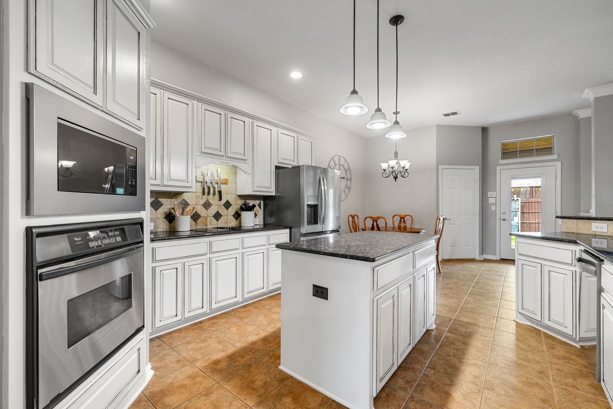 1229 Queen Peggy Lane Lewisville TX 75056
