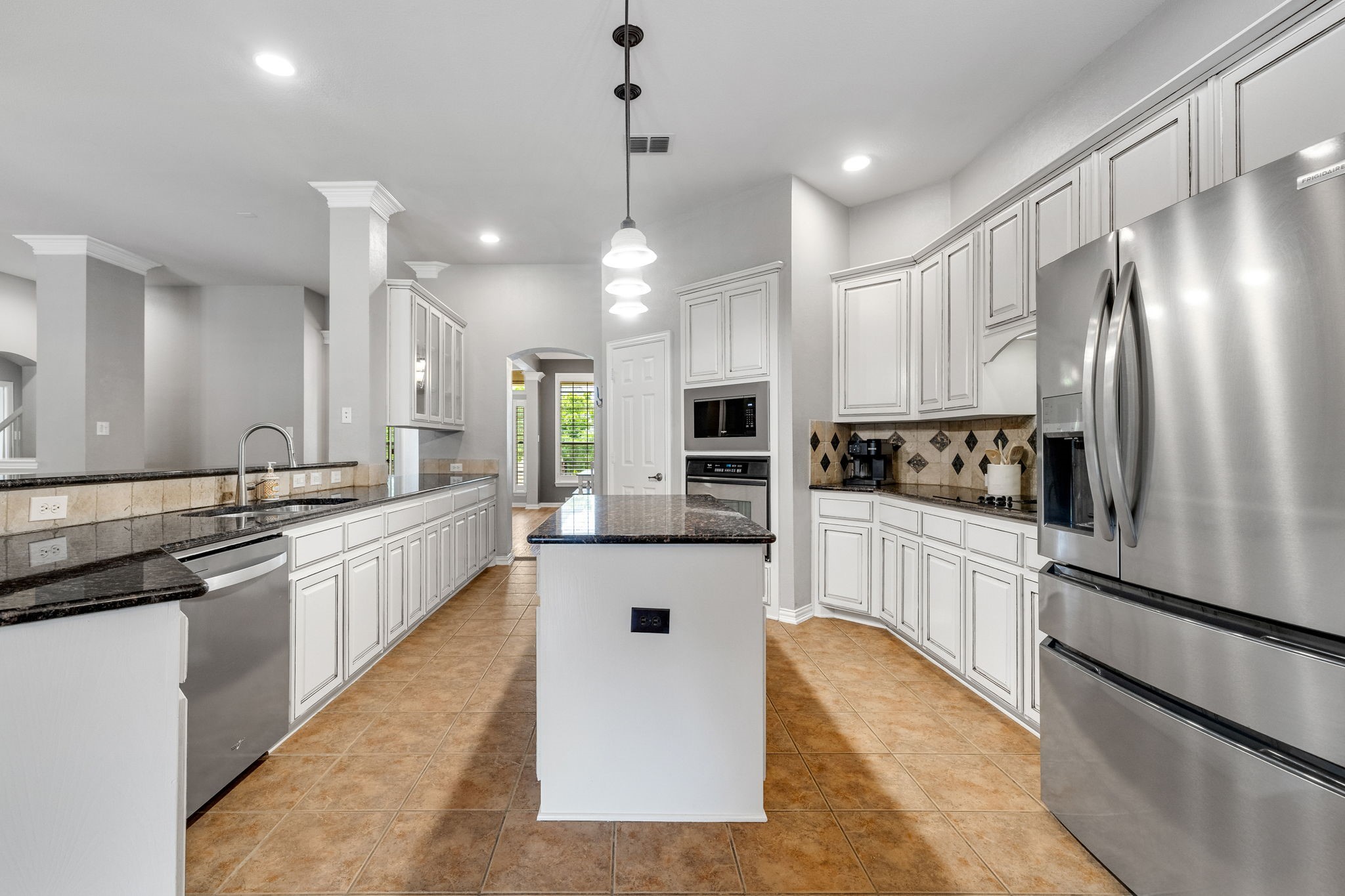 1229 Queen Peggy Lane Lewisville TX 75056