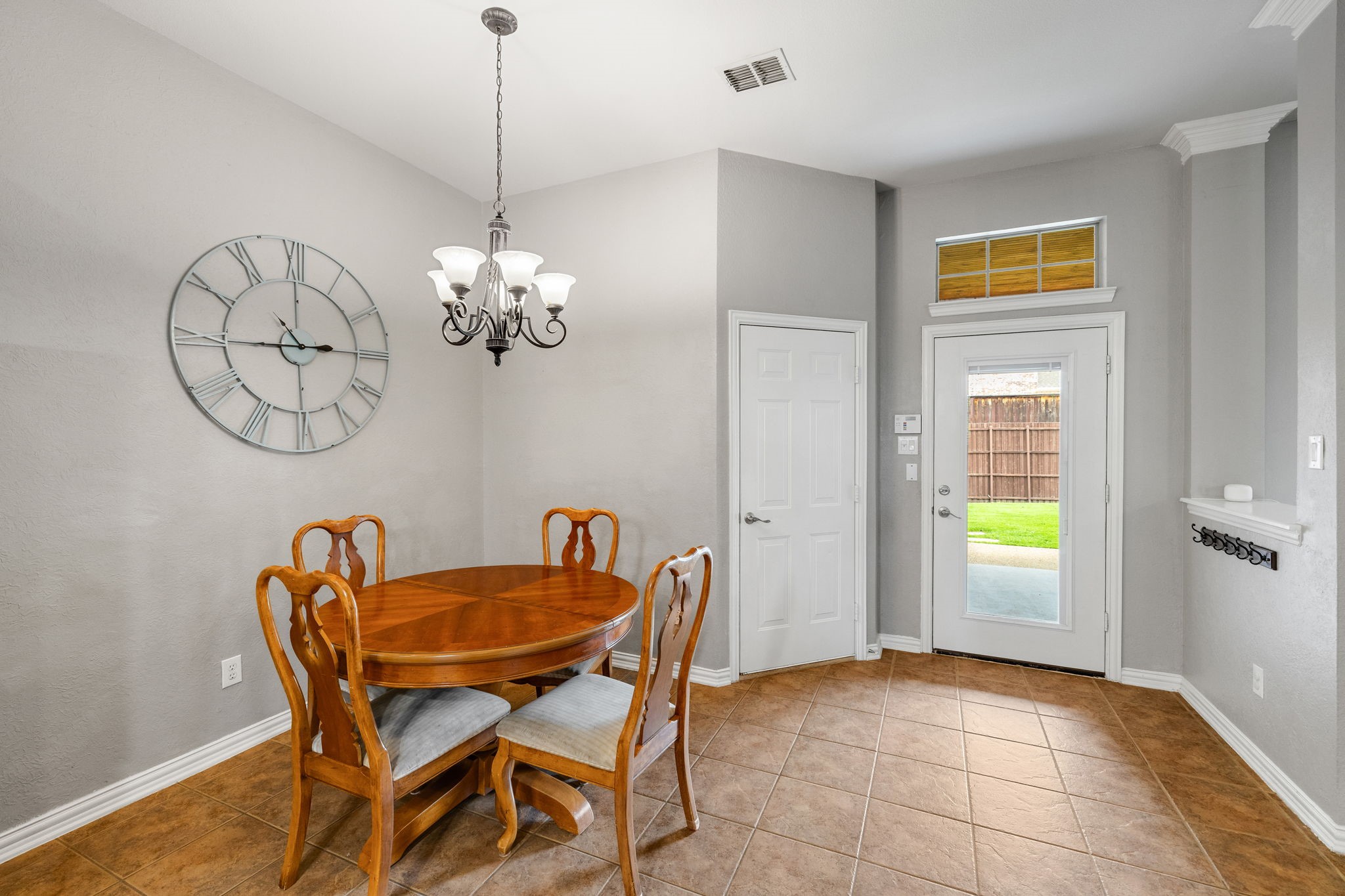 1229 Queen Peggy Lane Lewisville TX 75056