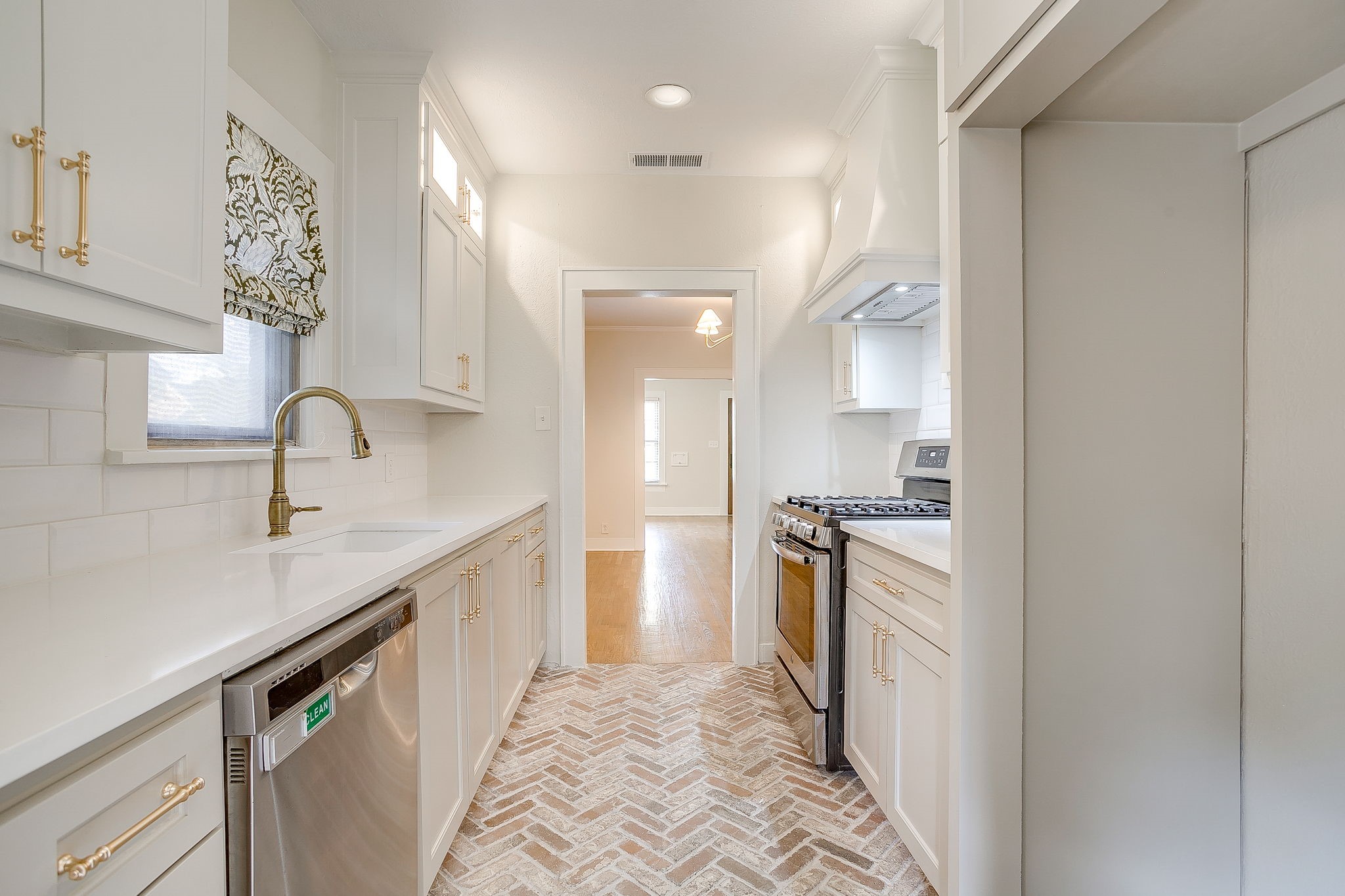 2209 W Rosedale Street S Fort Worth TX 76110
