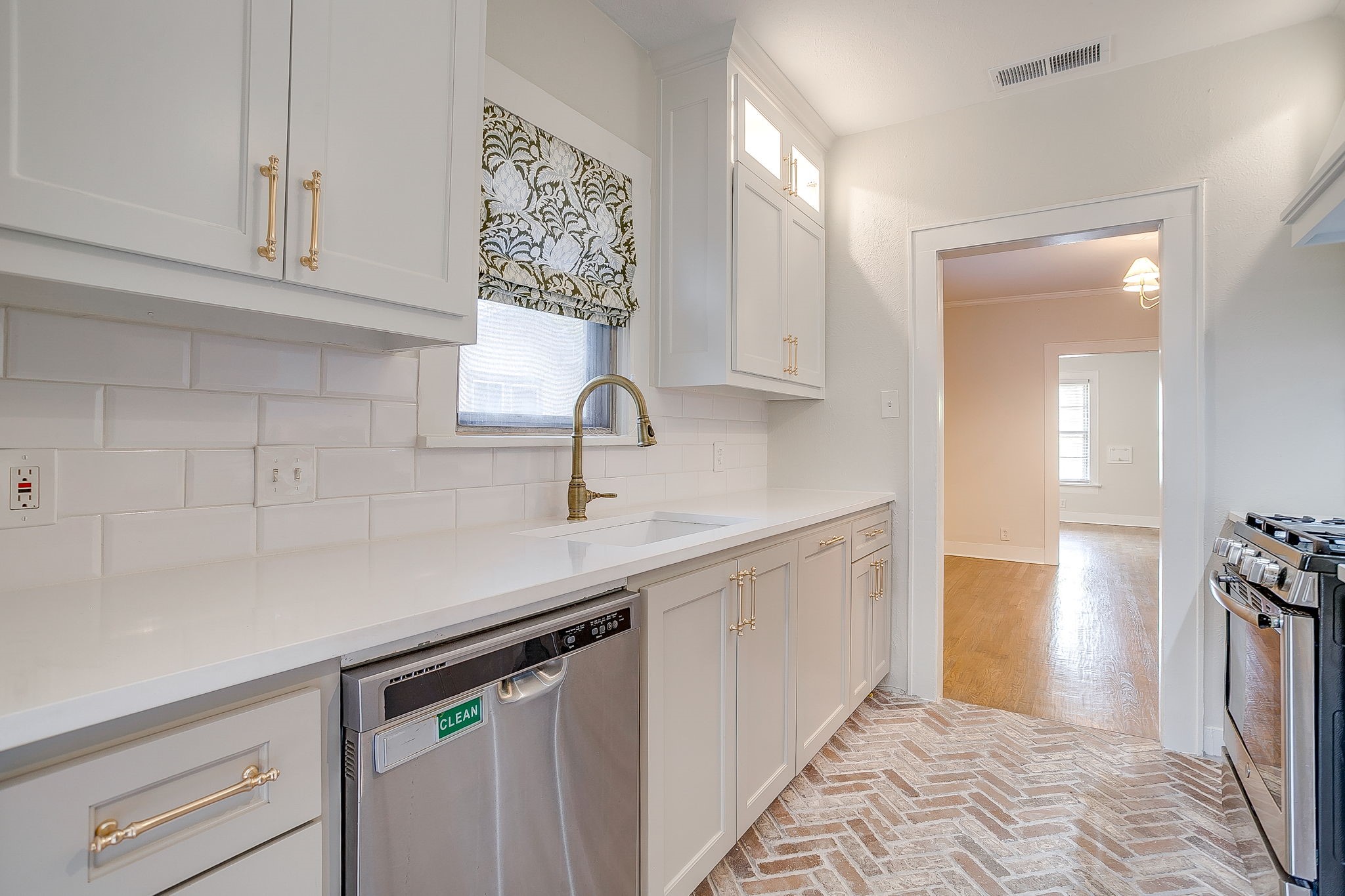 2209 W Rosedale Street S Fort Worth TX 76110