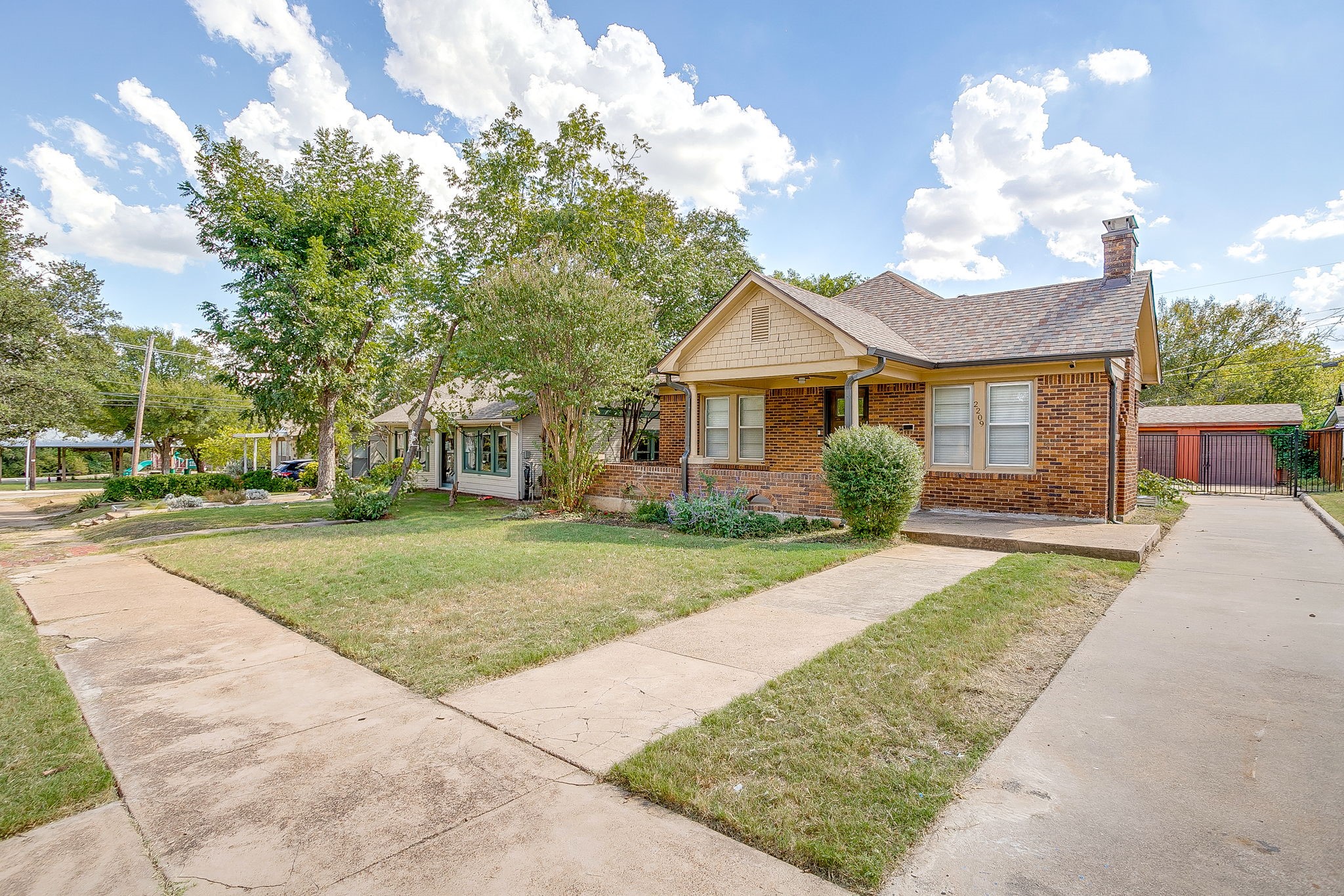 2209 W Rosedale Street S Fort Worth TX 76110