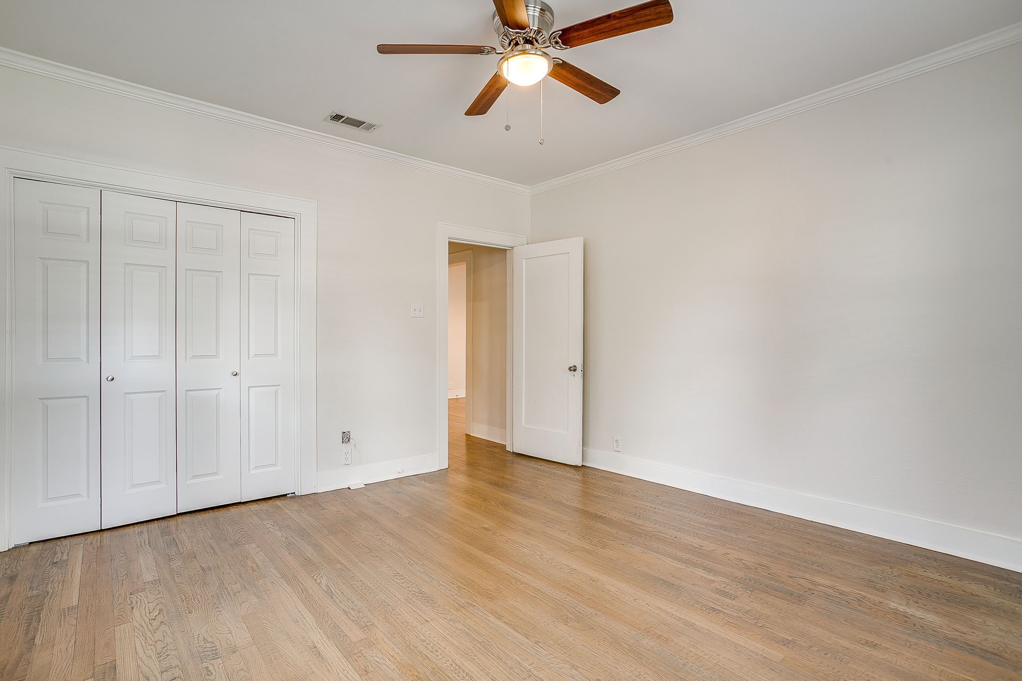 2209 W Rosedale Street S Fort Worth TX 76110