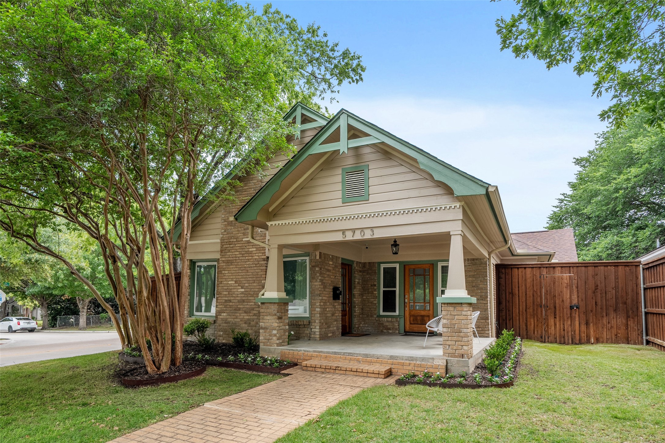 5703 Mercedes Avenue Dallas TX 75206