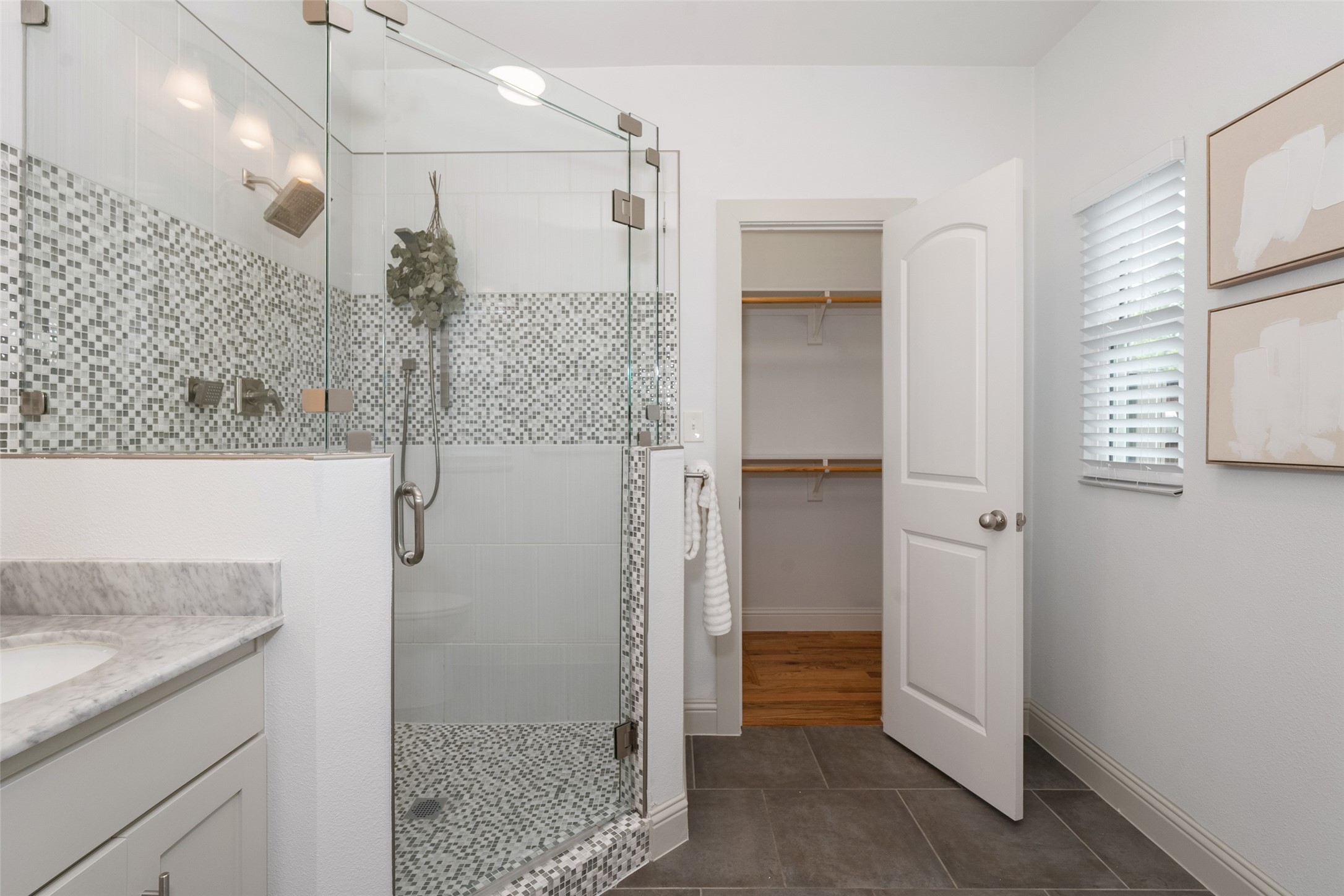 5703 Mercedes Avenue Dallas TX 75206