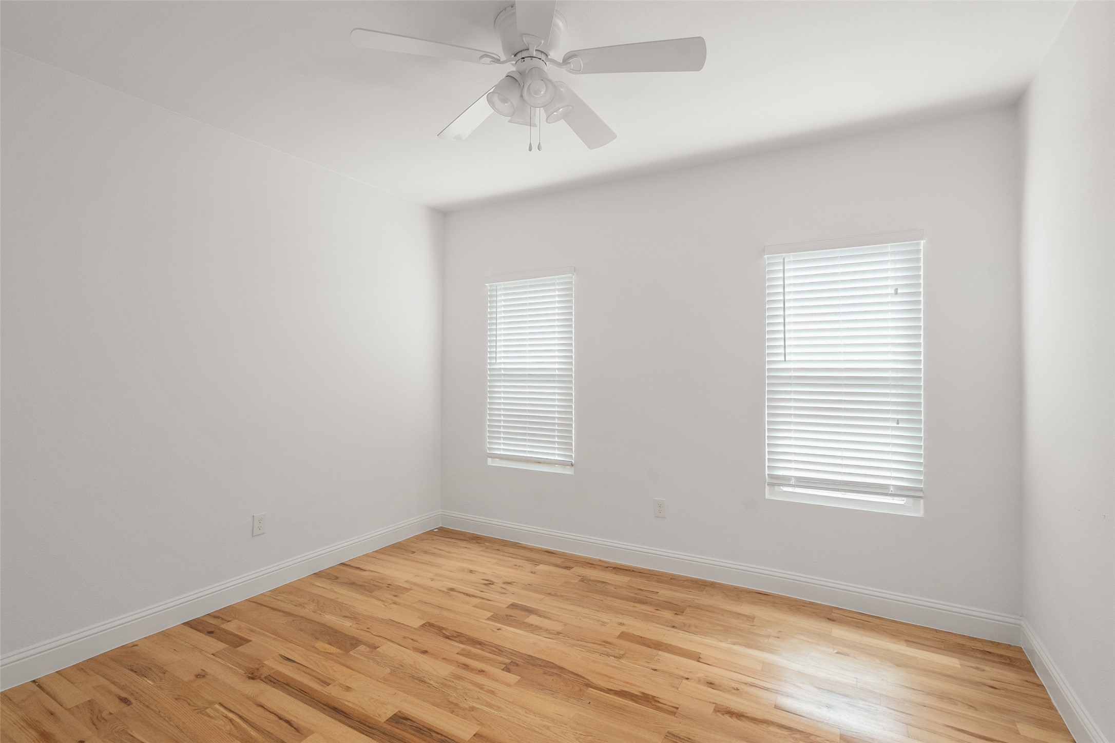 5703 Mercedes Avenue Dallas TX 75206