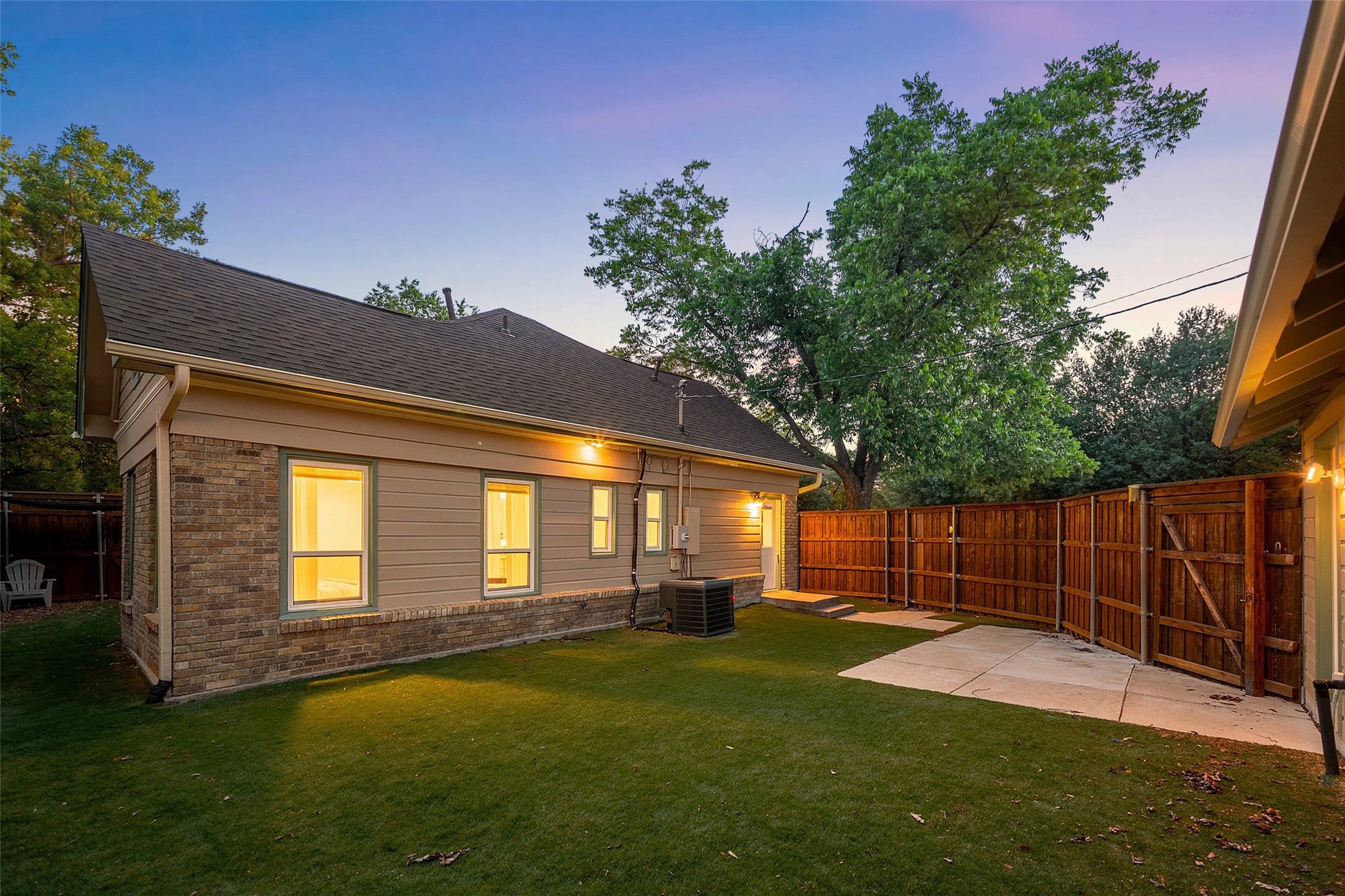 5703 Mercedes Avenue Dallas TX 75206