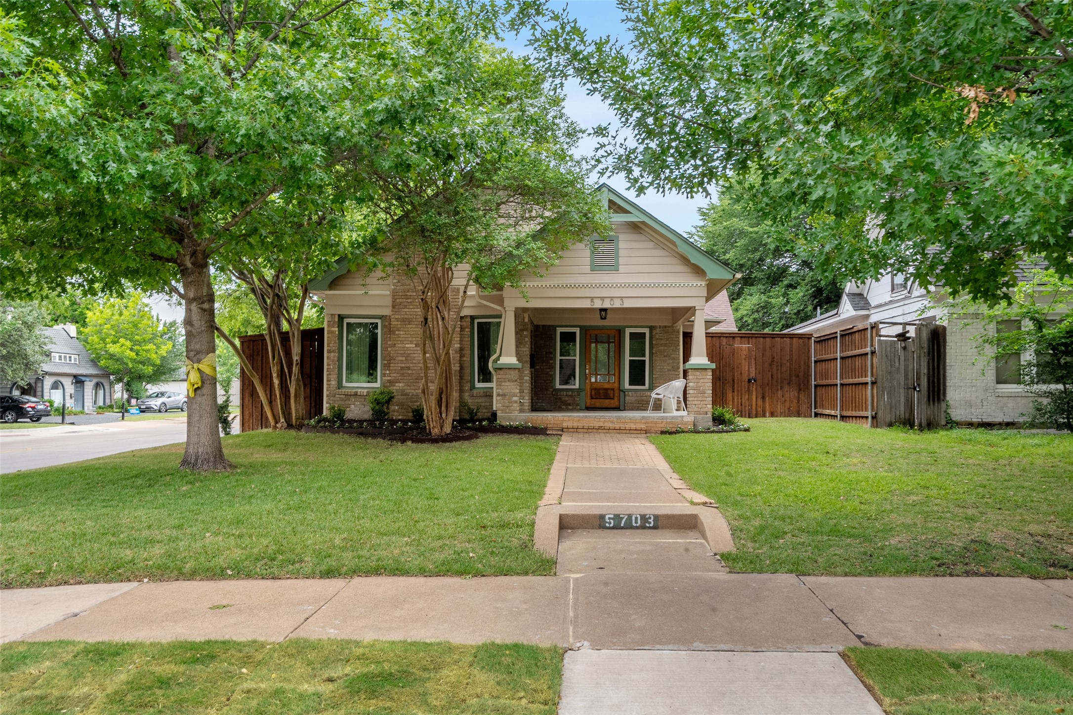 5703 Mercedes Avenue Dallas TX 75206