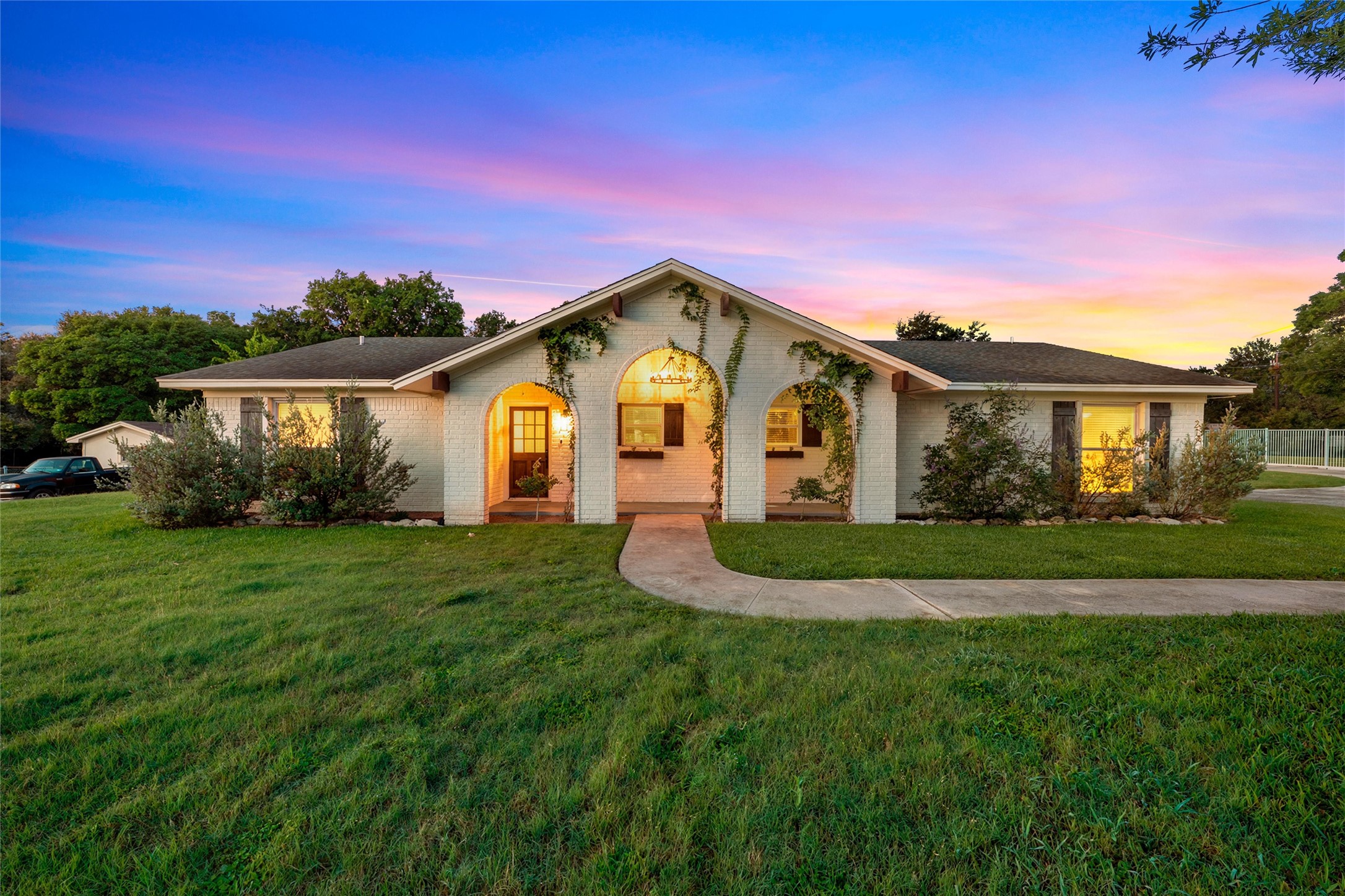 212 N Old Temple Road Hewitt TX 76643