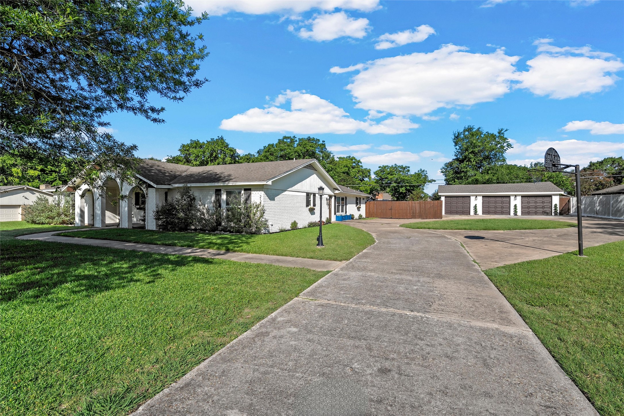 212 N Old Temple Road Hewitt TX 76643