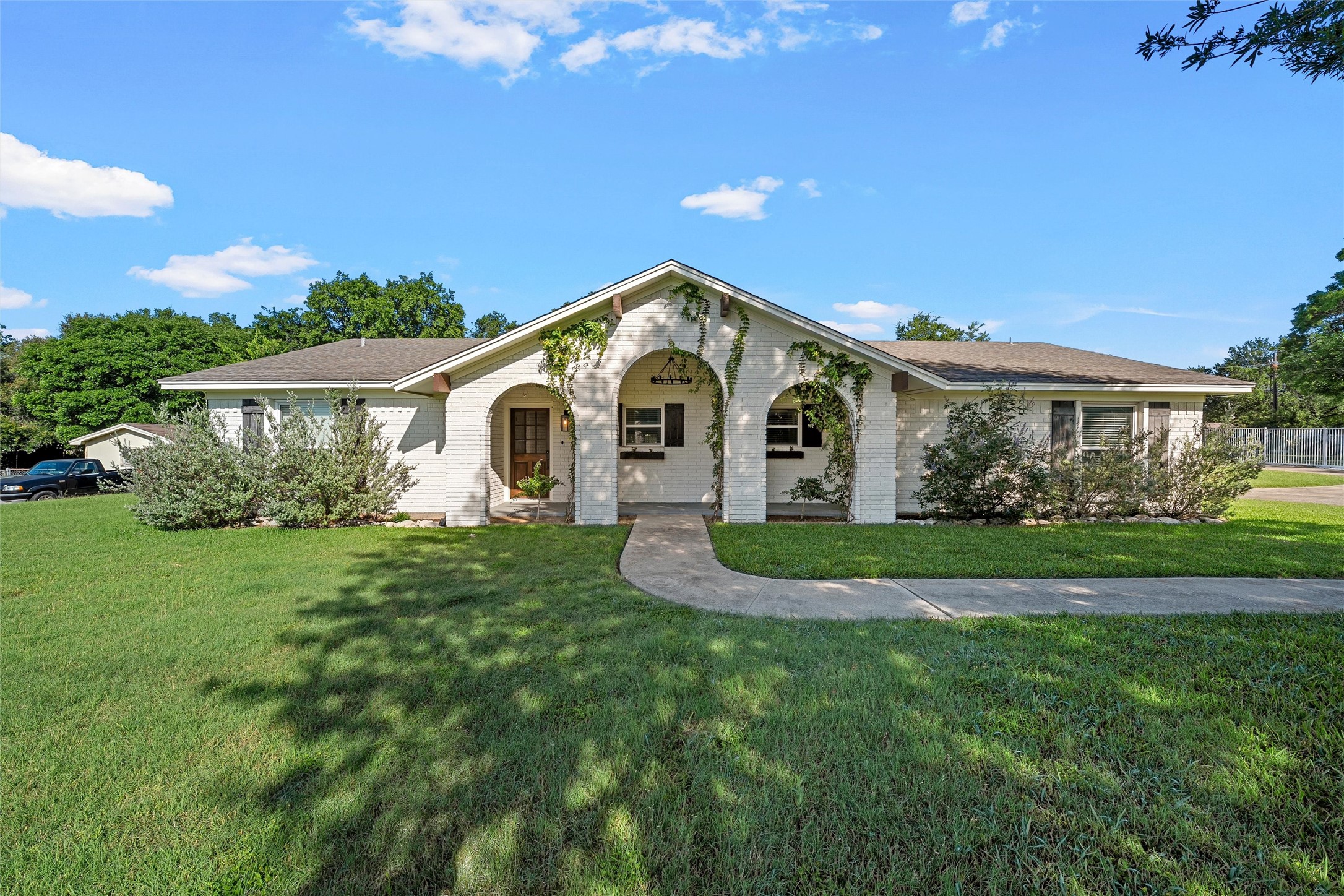212 N Old Temple Road Hewitt TX 76643