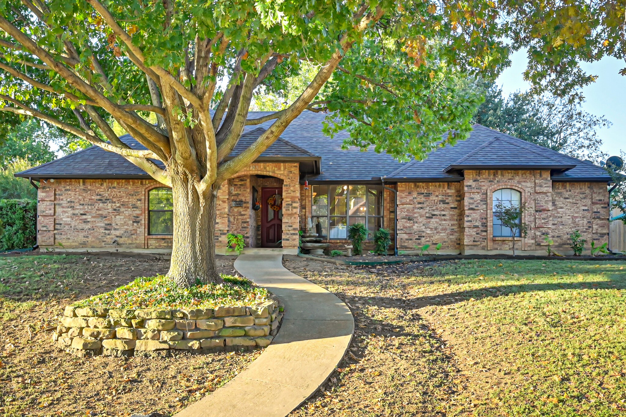 309 Coronado Drive Grand Prairie TX 75052