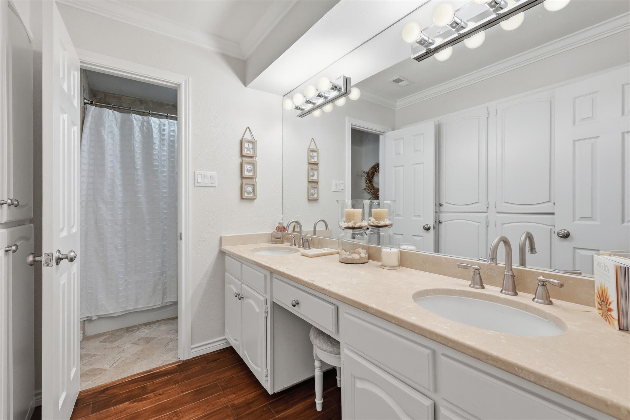 1000 Bert Drive Arlington TX 76012