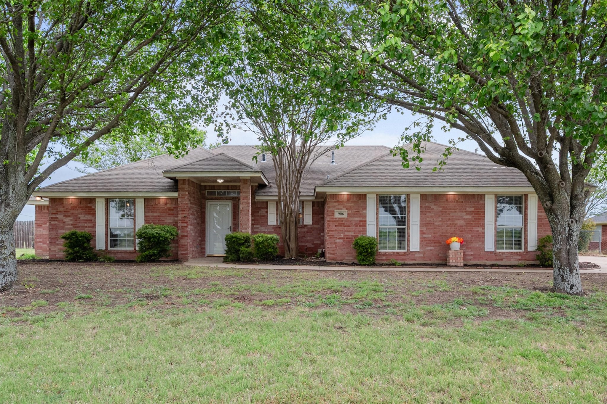 906 S Ward Street Italy TX 76651
