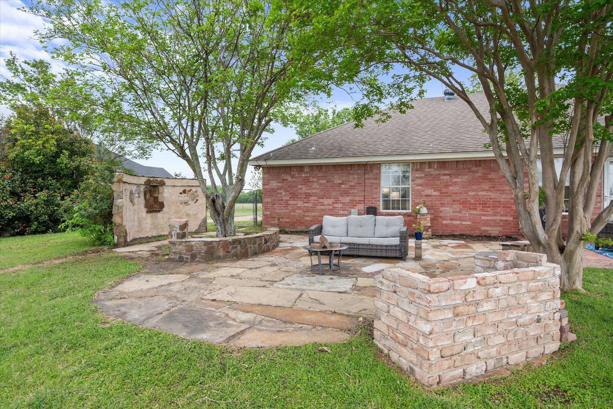 906 S Ward Street Italy TX 76651