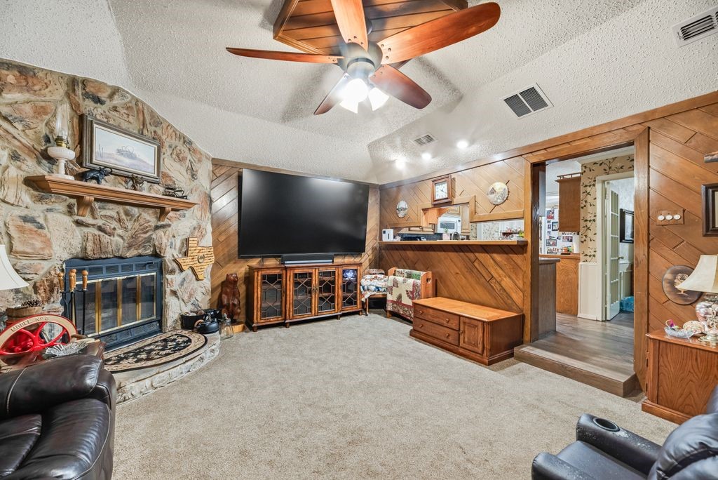 12704 Garden Grove Drive Dallas TX 75253