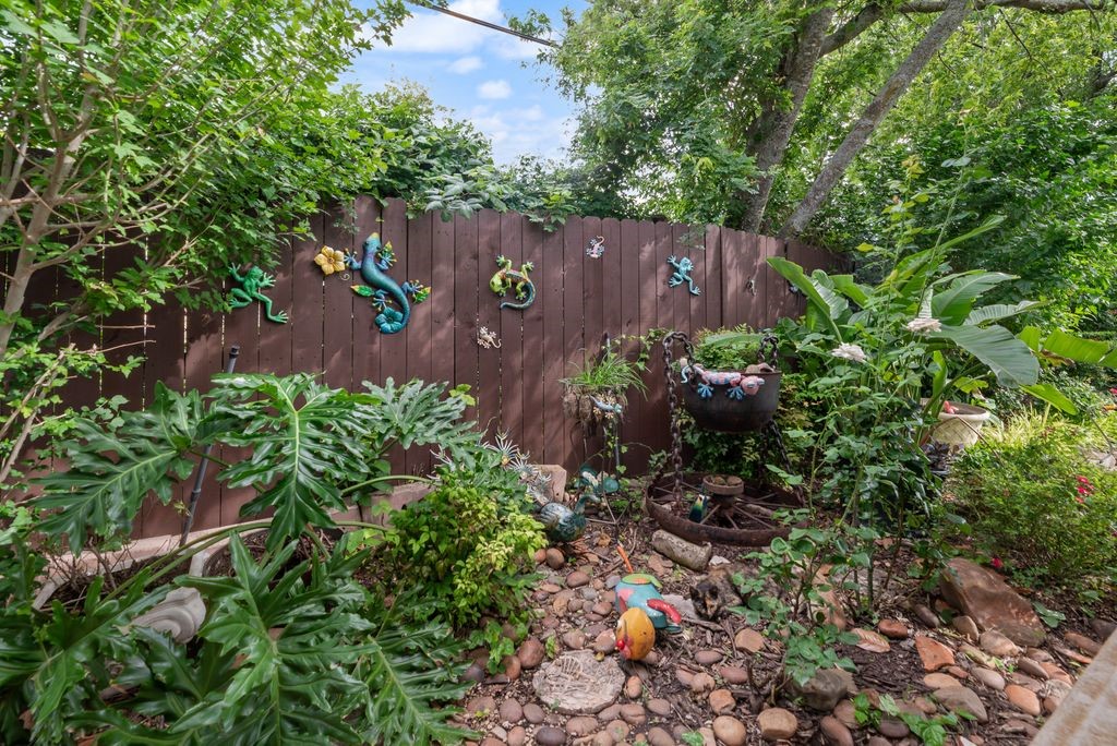12704 Garden Grove Drive Dallas TX 75253