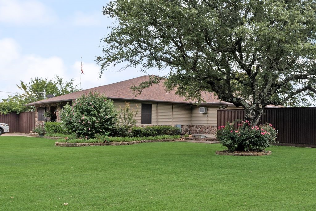 12704 Garden Grove Drive Dallas TX 75253