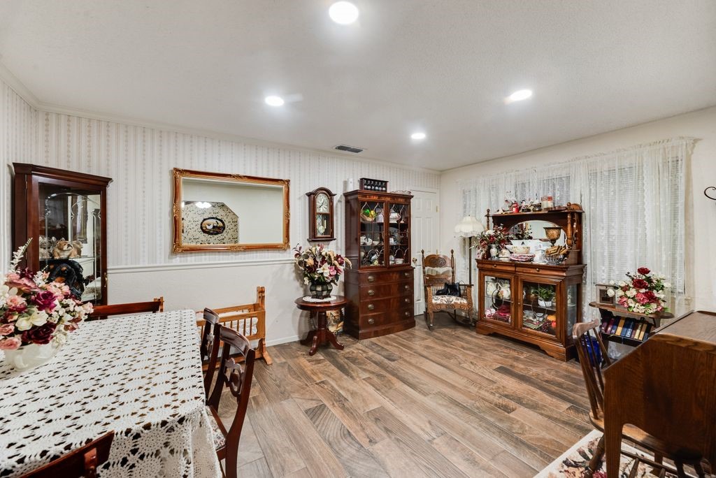 12704 Garden Grove Drive Dallas TX 75253