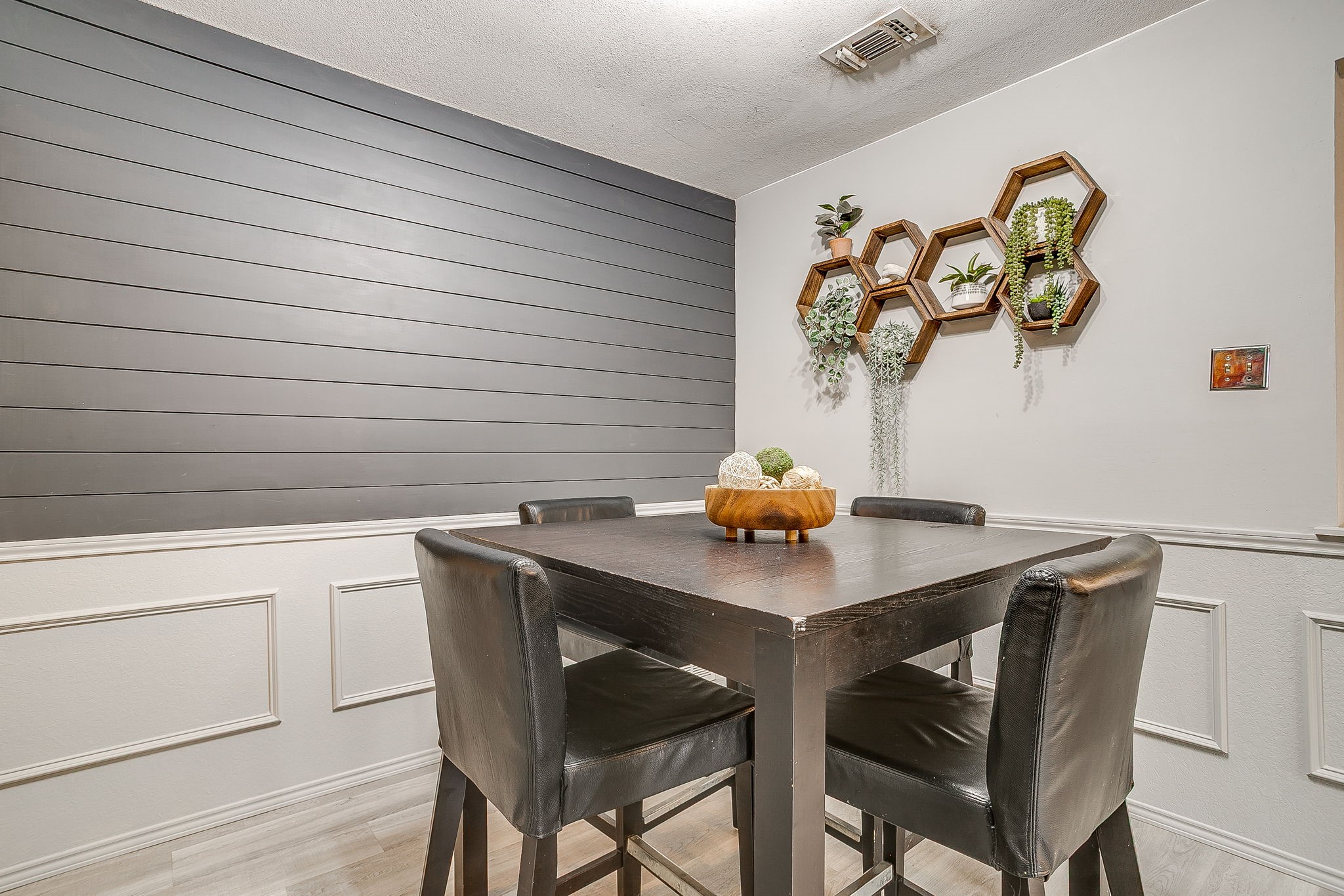 5017 Santa Fe Court Arlington TX 76017