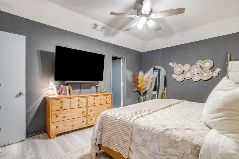 5017 Santa Fe Court Arlington TX 76017