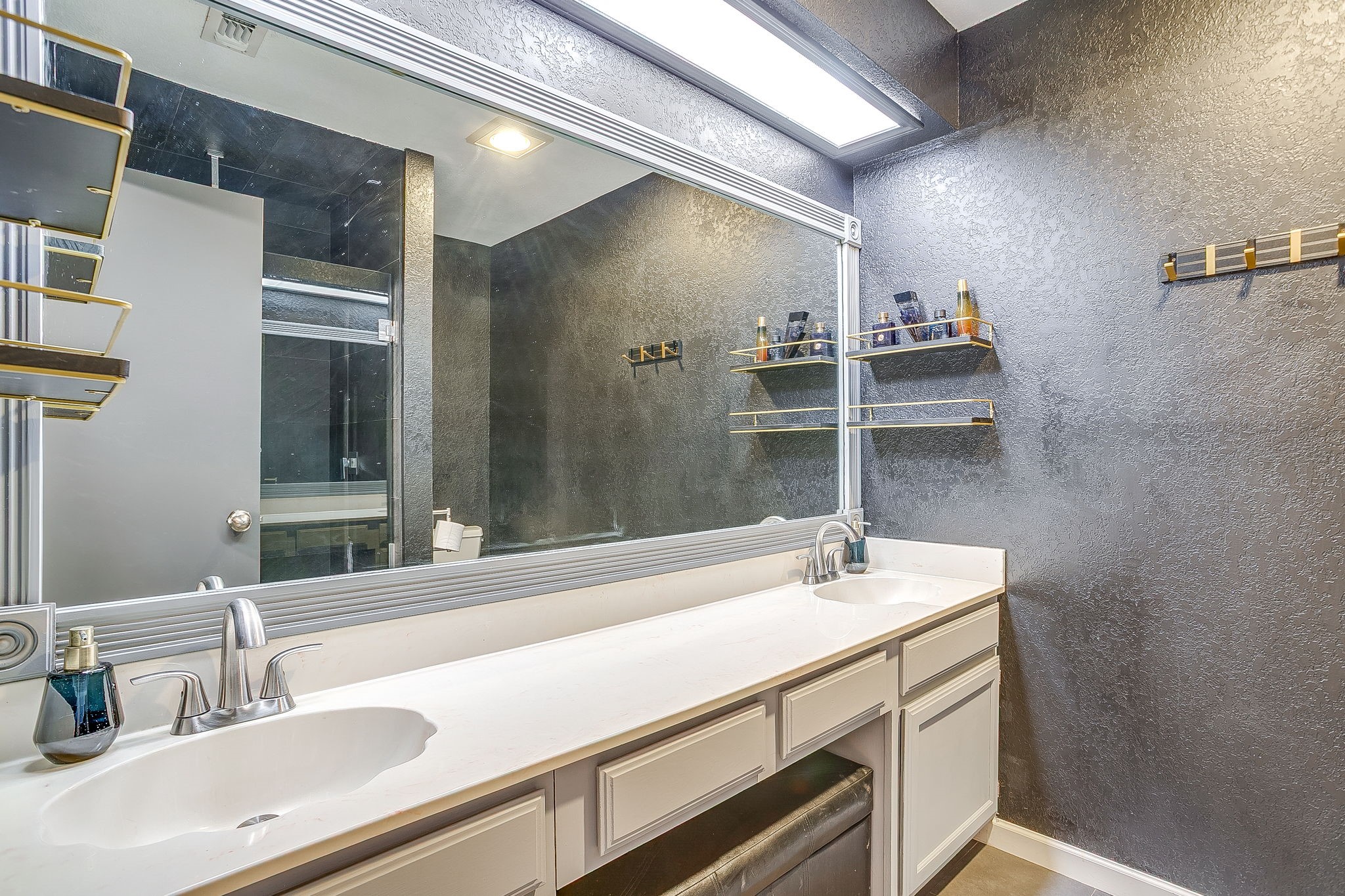 5017 Santa Fe Court Arlington TX 76017