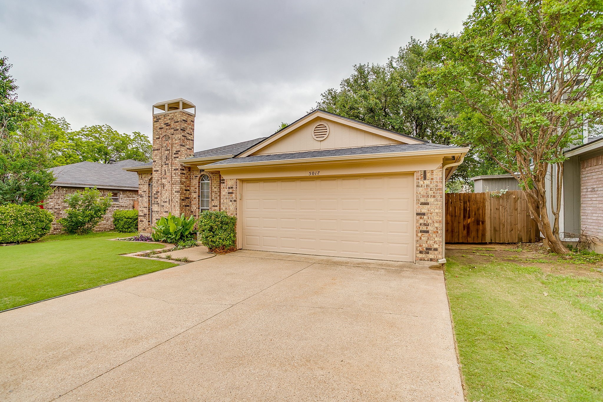 5017 Santa Fe Court Arlington TX 76017