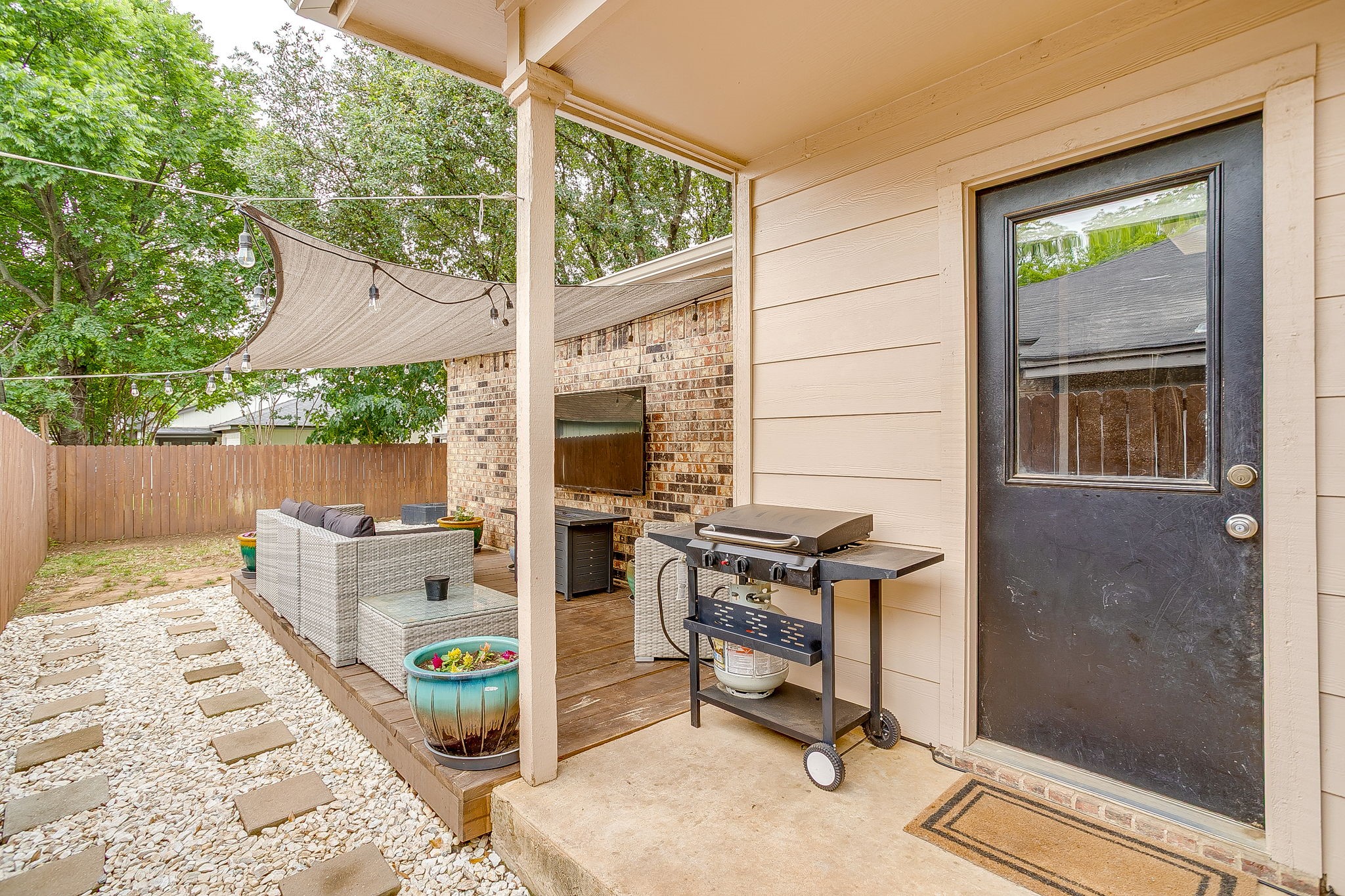 5017 Santa Fe Court Arlington TX 76017