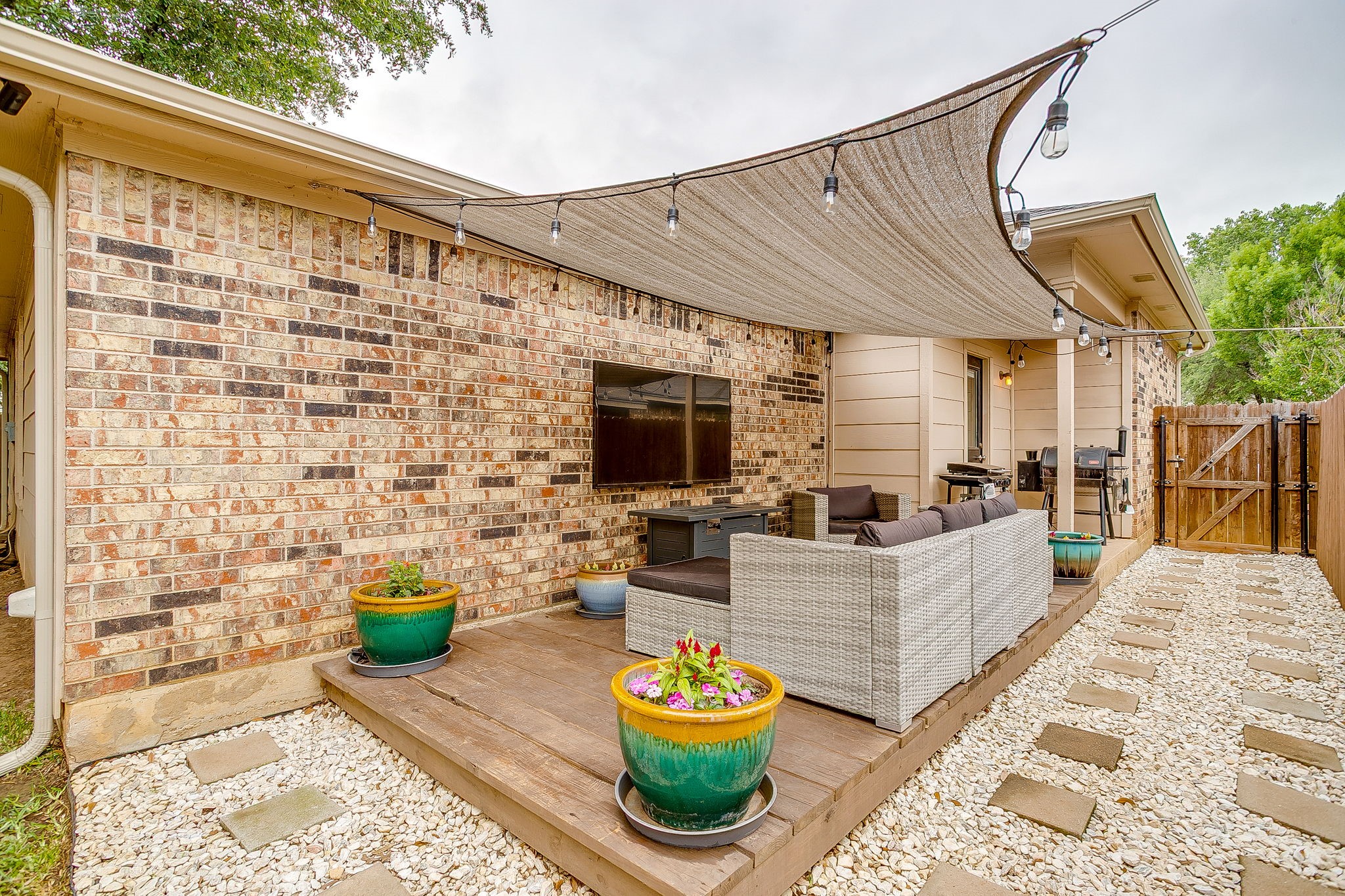 5017 Santa Fe Court Arlington TX 76017