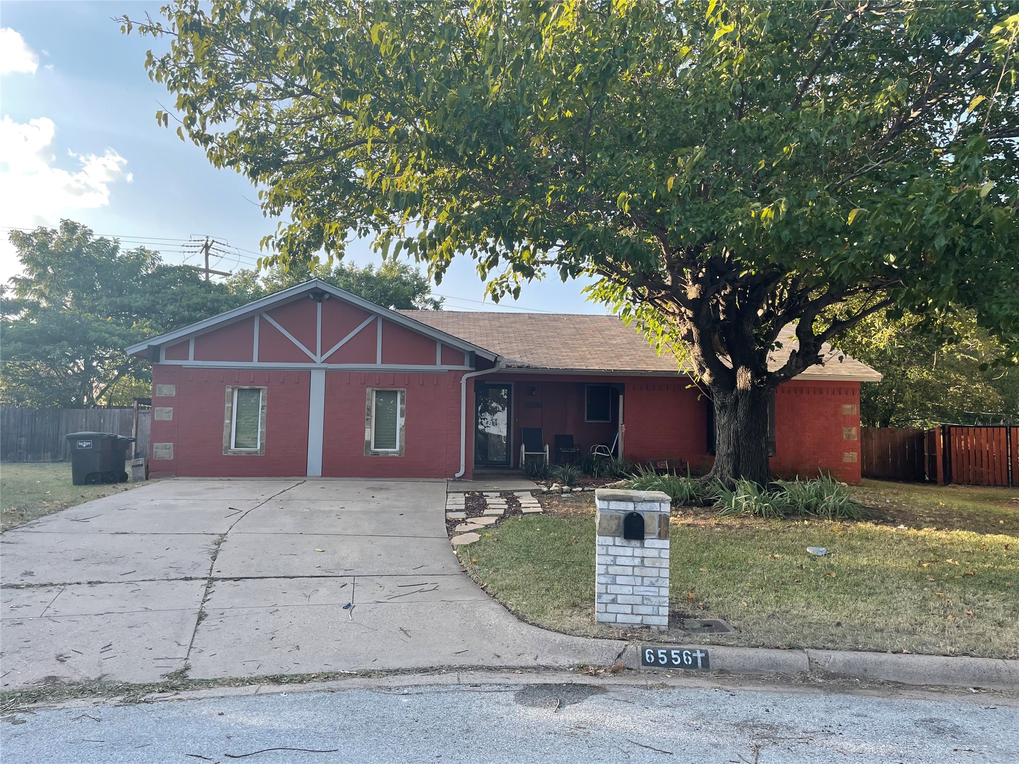 6556 Mccart Avenue Fort Worth TX 76133