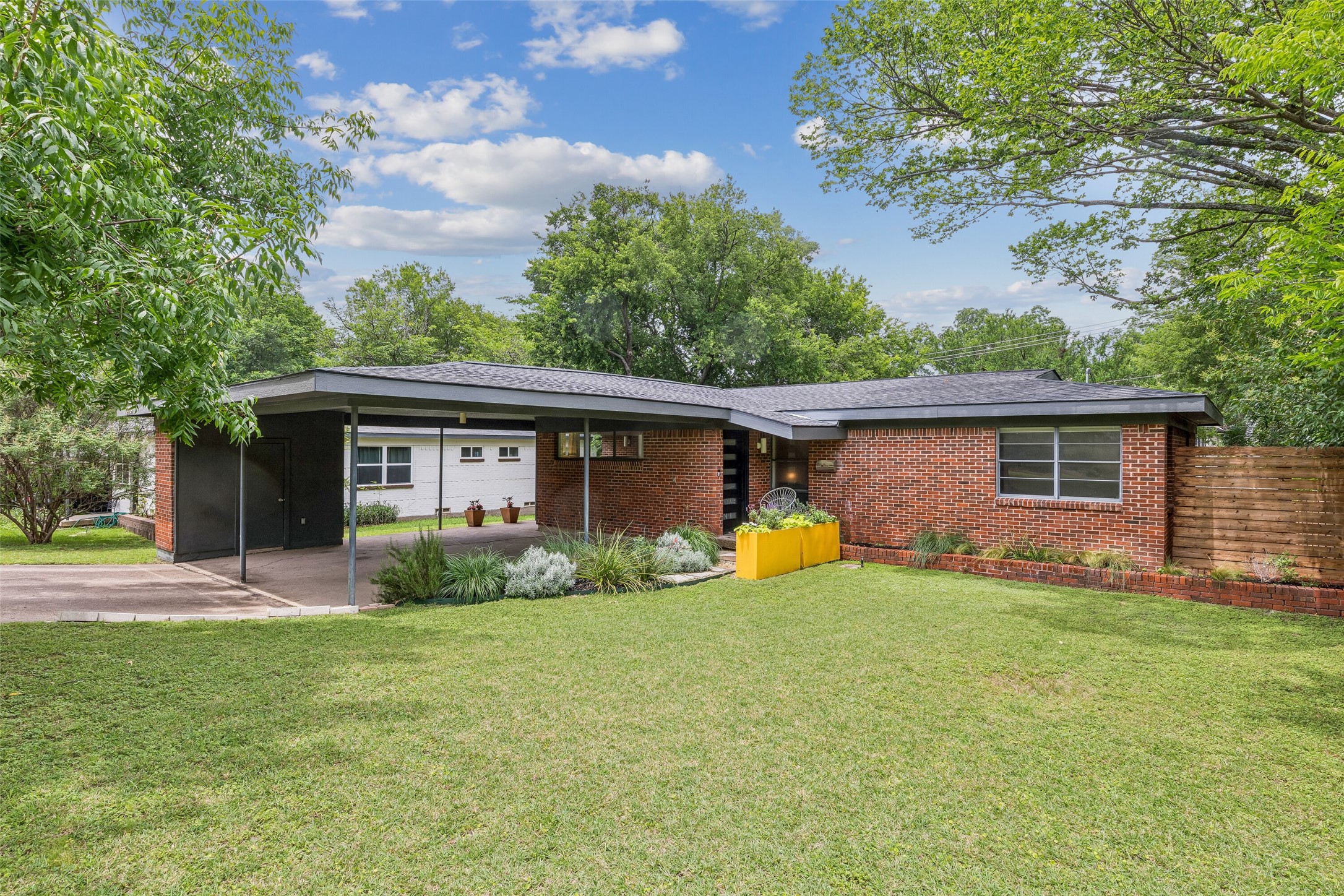 2223 Forest Oaks Drive Dallas TX 75228
