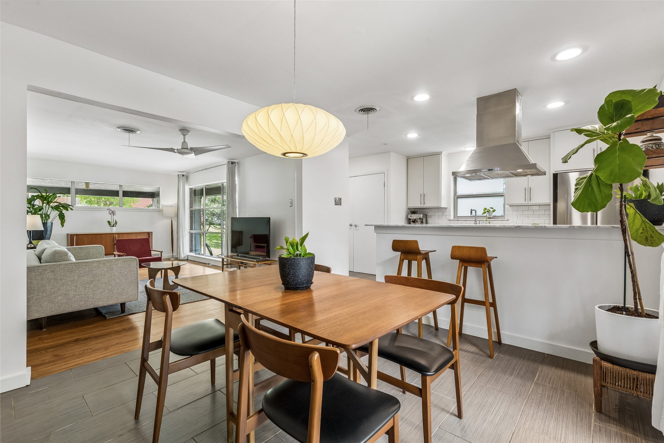 2223 Forest Oaks Drive Dallas TX 75228