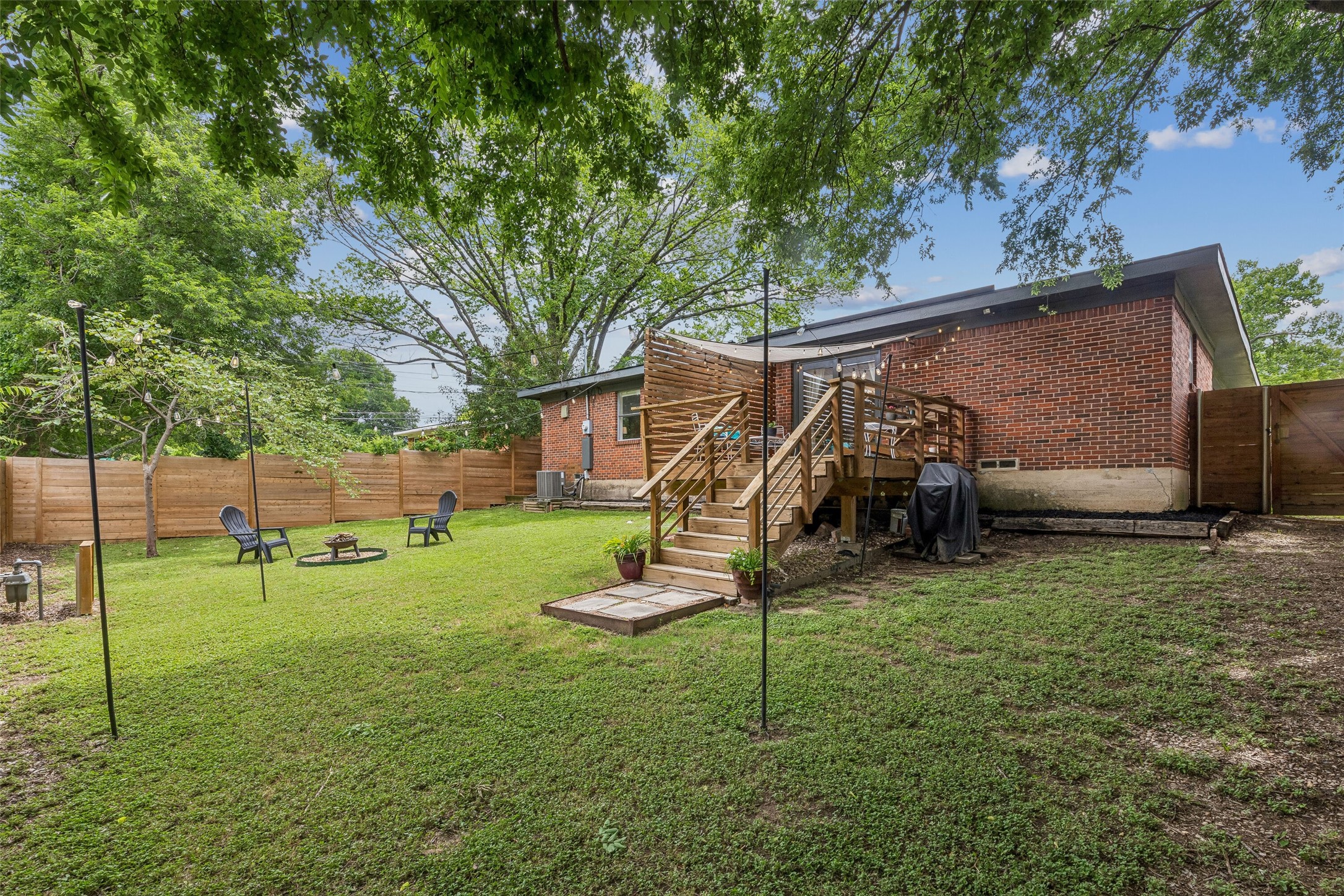 2223 Forest Oaks Drive Dallas TX 75228