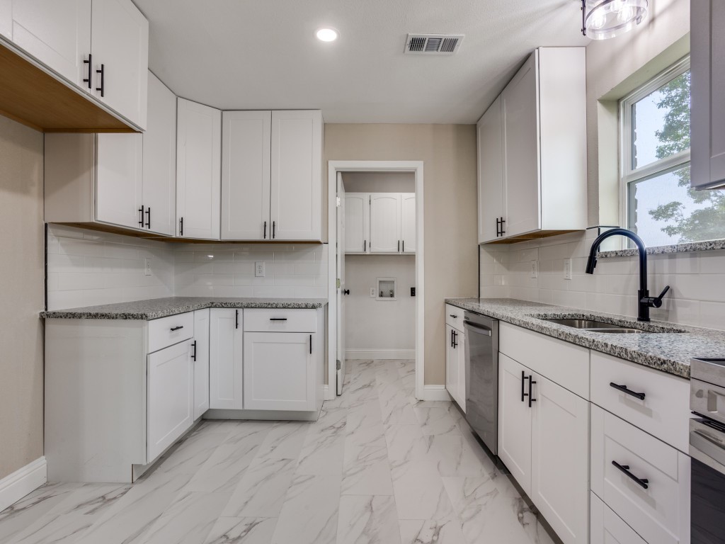 2226 Meadowview Drive Garland TX 75043