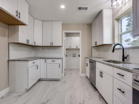 2226 Meadowview Drive Garland TX 75043