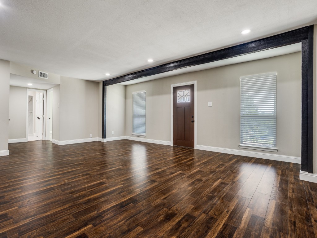 2226 Meadowview Drive Garland TX 75043