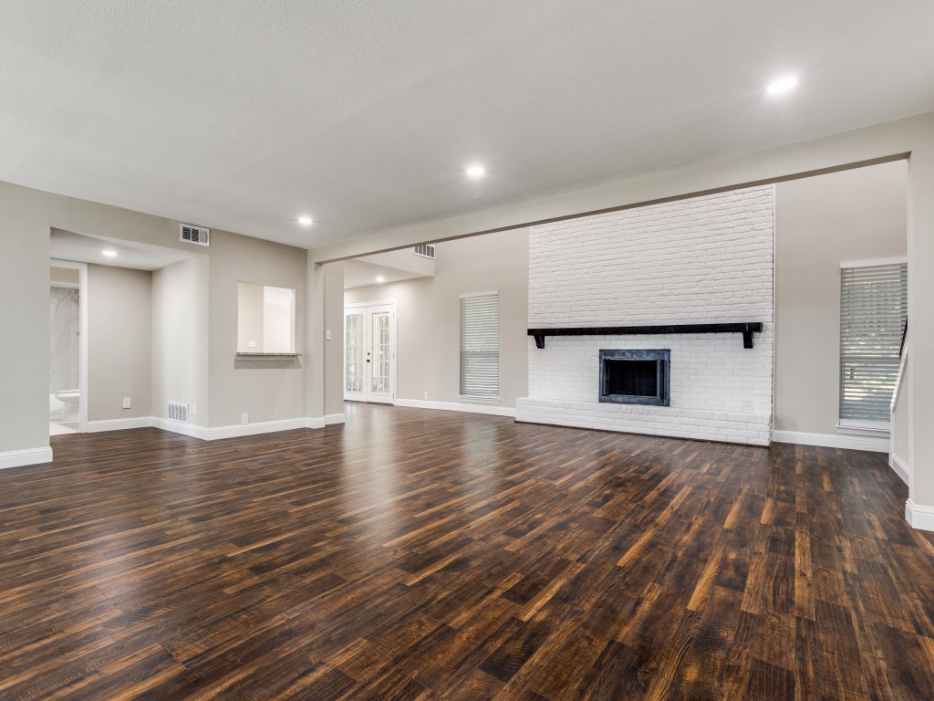 2226 Meadowview Drive Garland TX 75043
