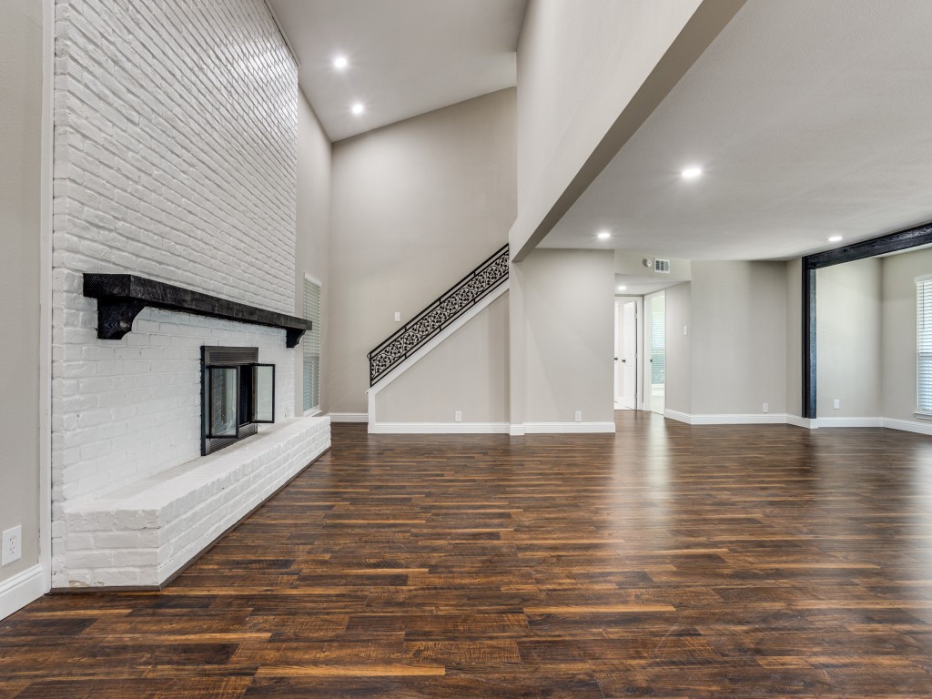 2226 Meadowview Drive Garland TX 75043