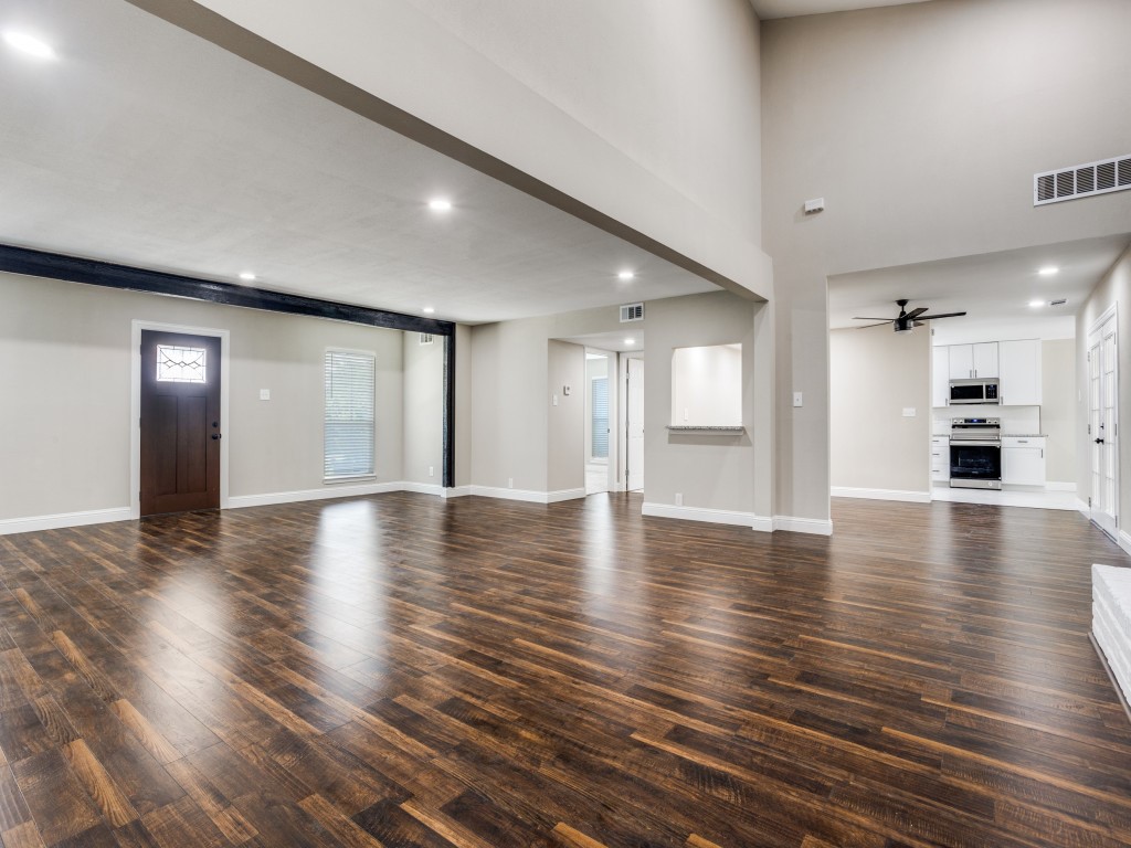 2226 Meadowview Drive Garland TX 75043