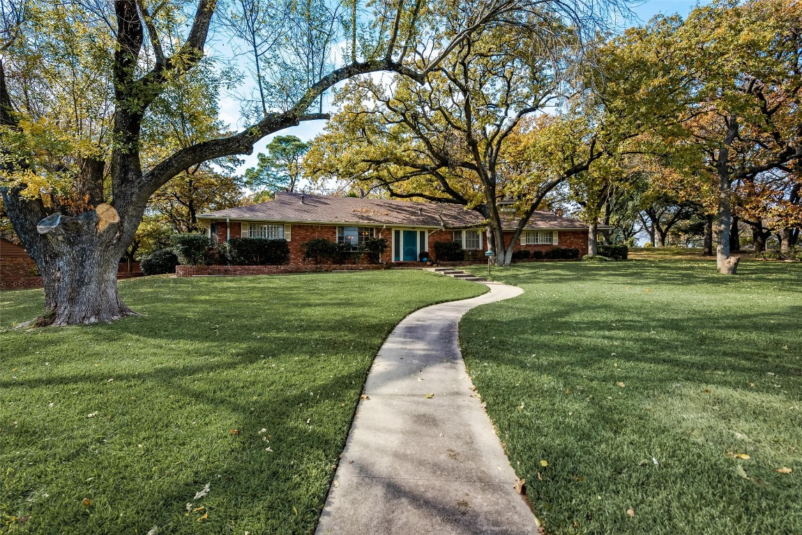 2731 Robinwood Lane Denton TX 76209