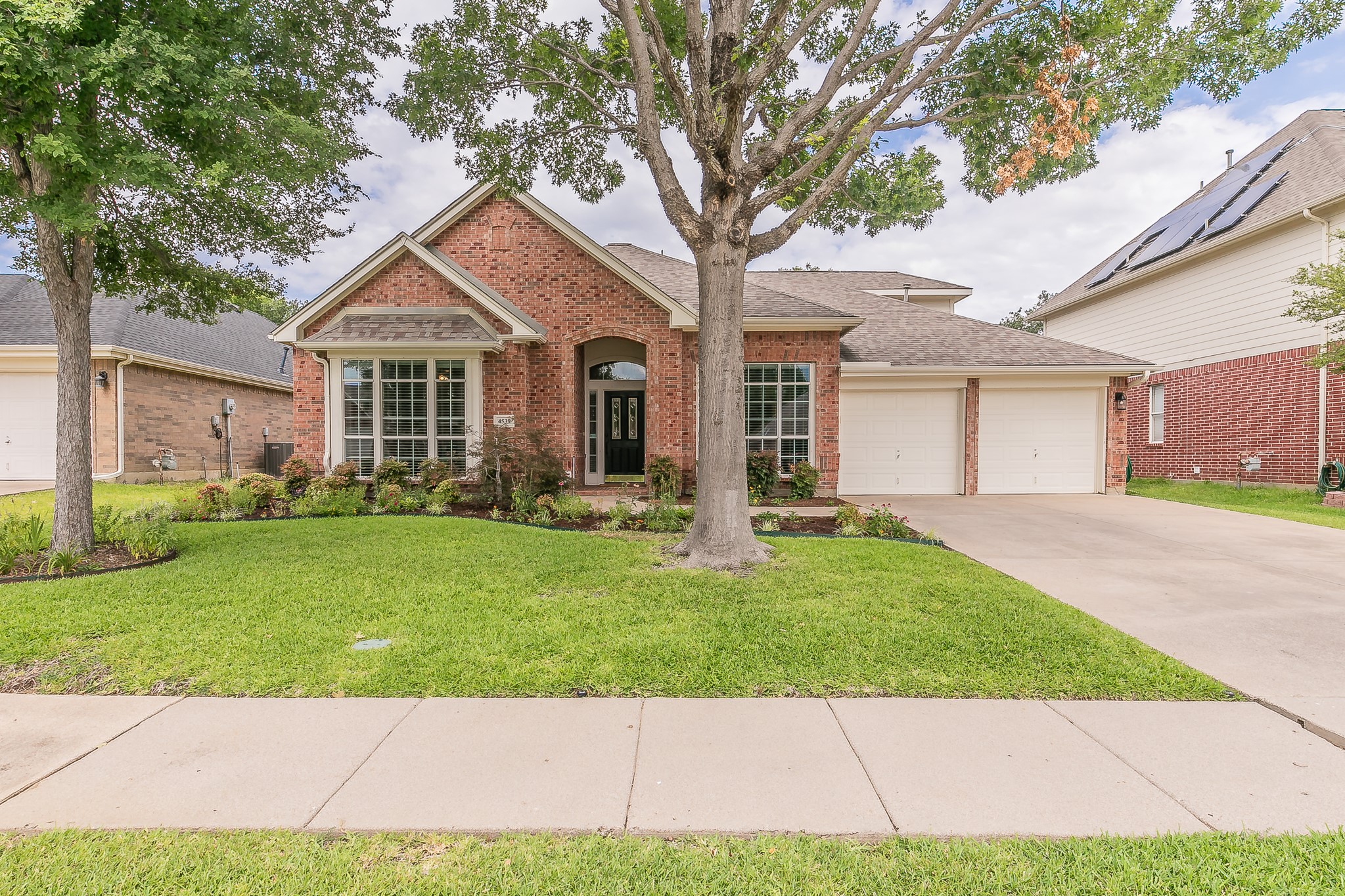 4539 Friars Lane Grand Prairie TX 75052