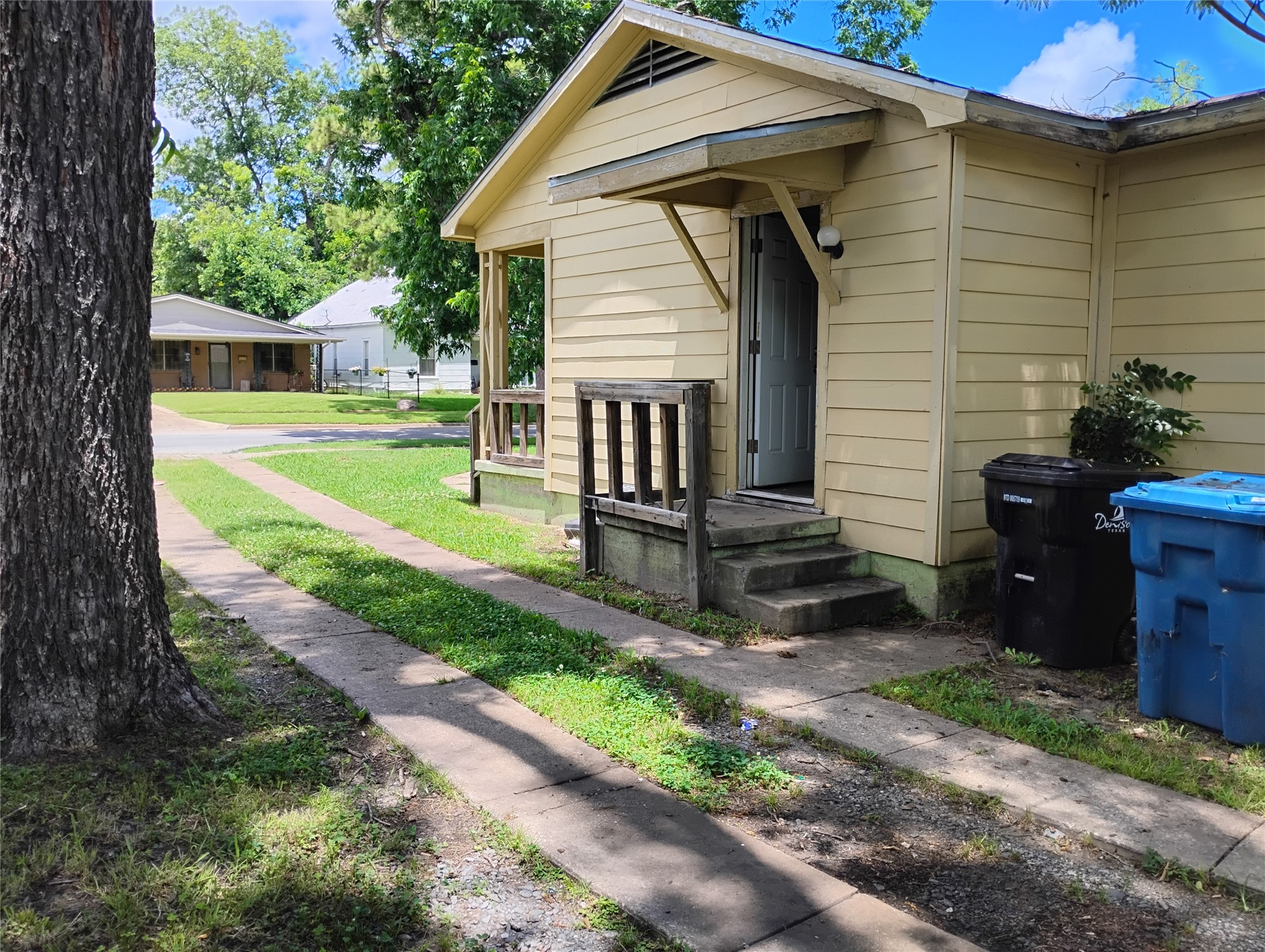 620 W Morton Street Denison TX 75020
