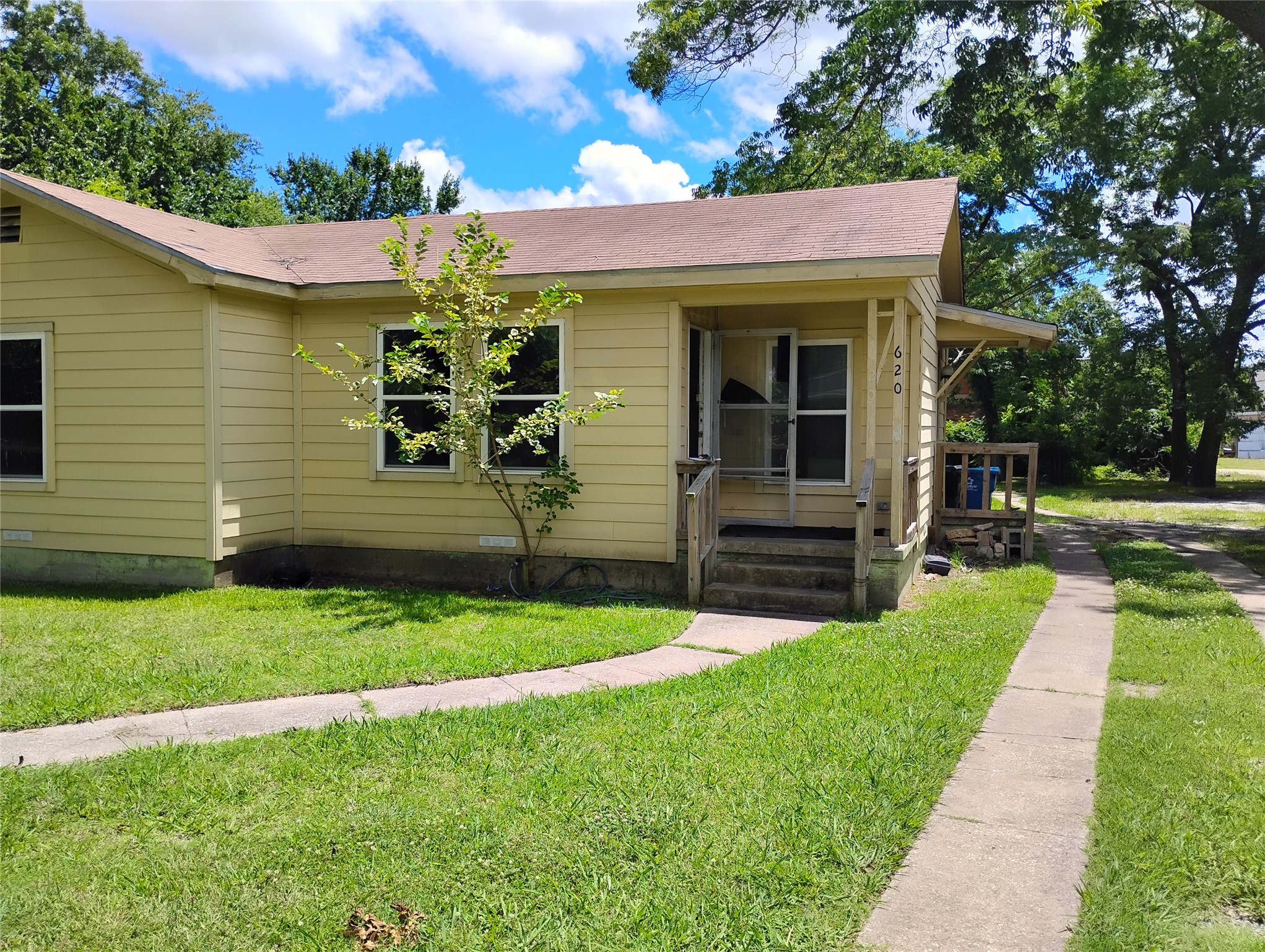 620 W Morton Street Denison TX 75020