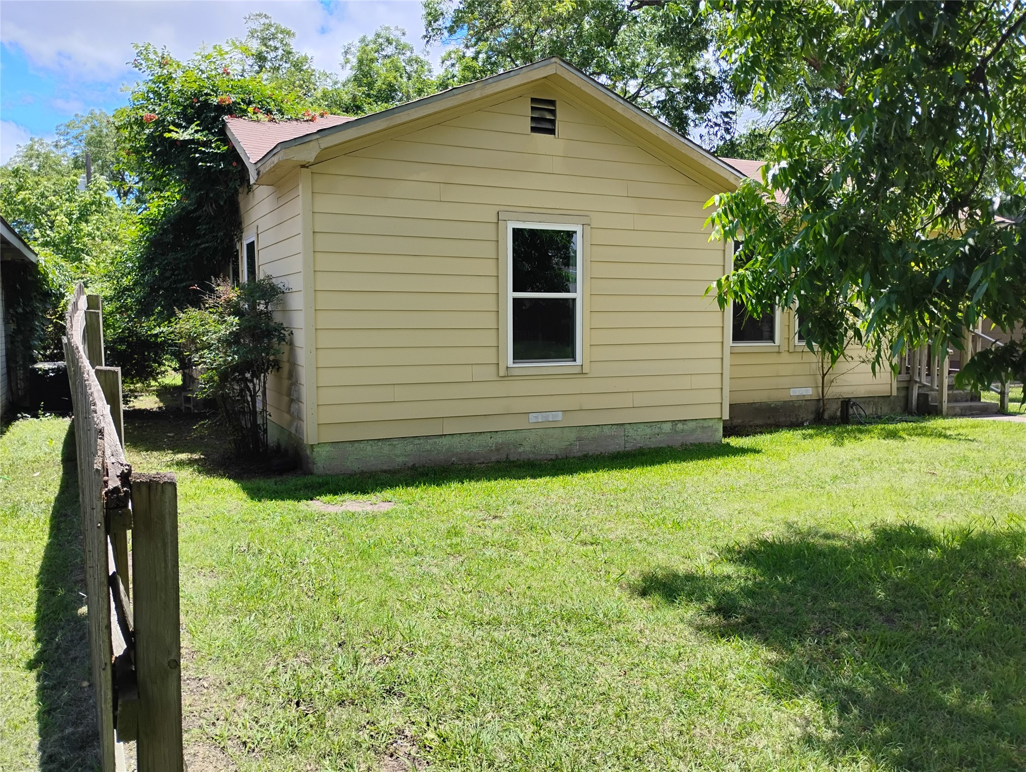 620 W Morton Street Denison TX 75020