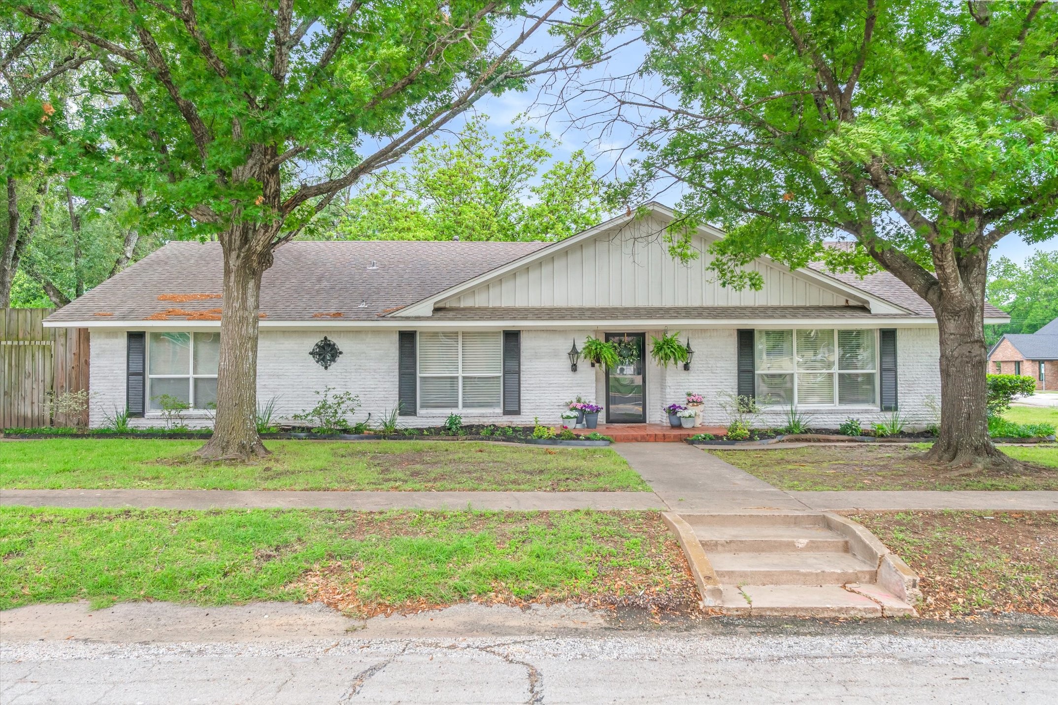 202 S Houston Street Edgewood TX 75117