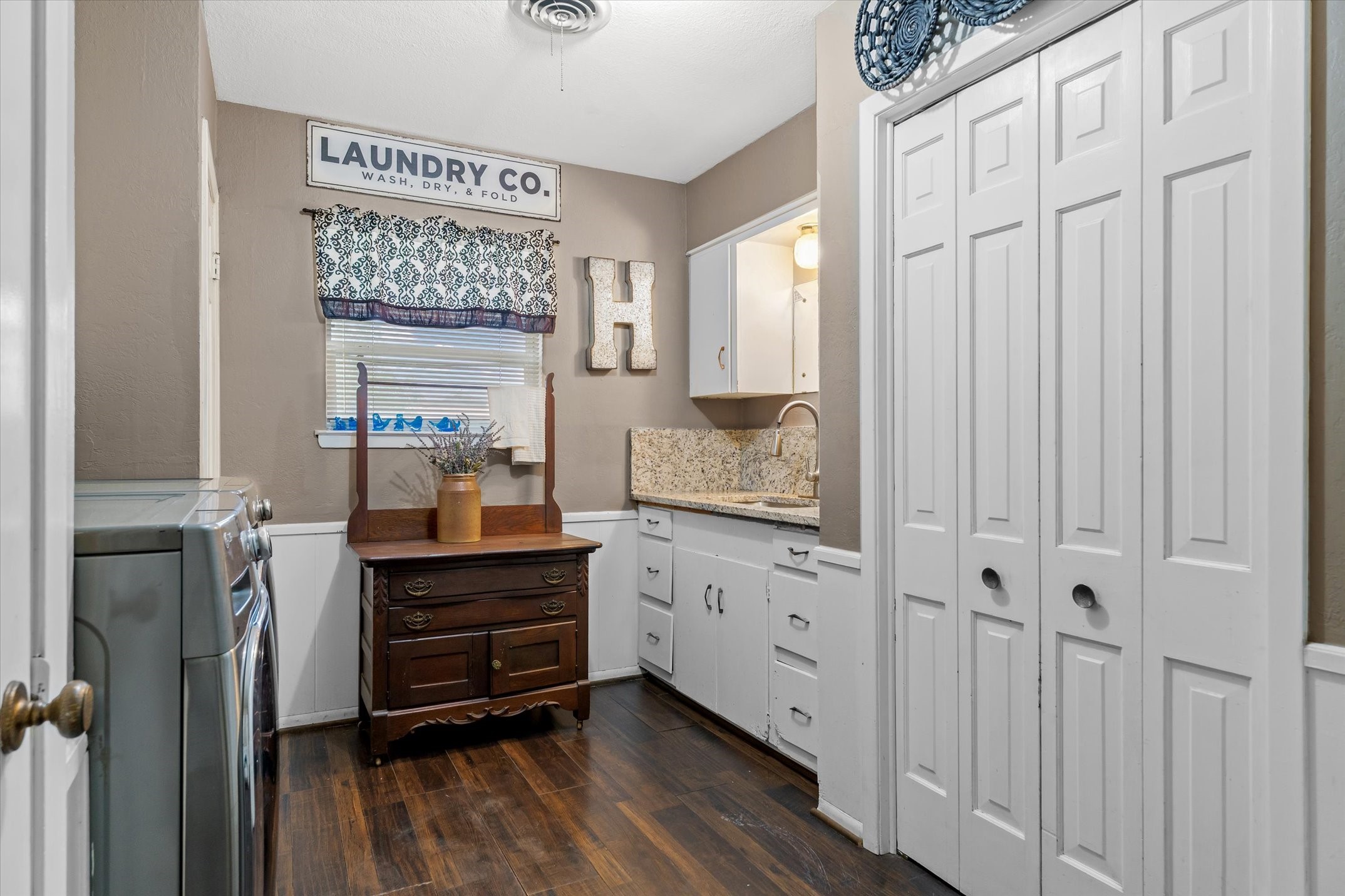 202 S Houston Street Edgewood TX 75117