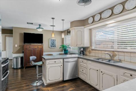 202 S Houston Street Edgewood TX 75117