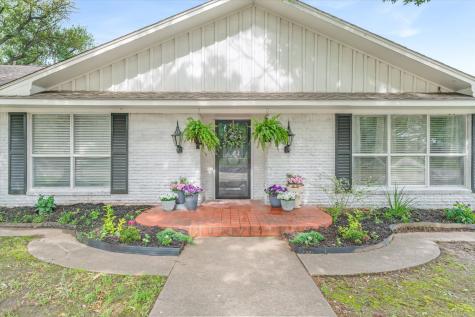 202 S Houston Street Edgewood TX 75117