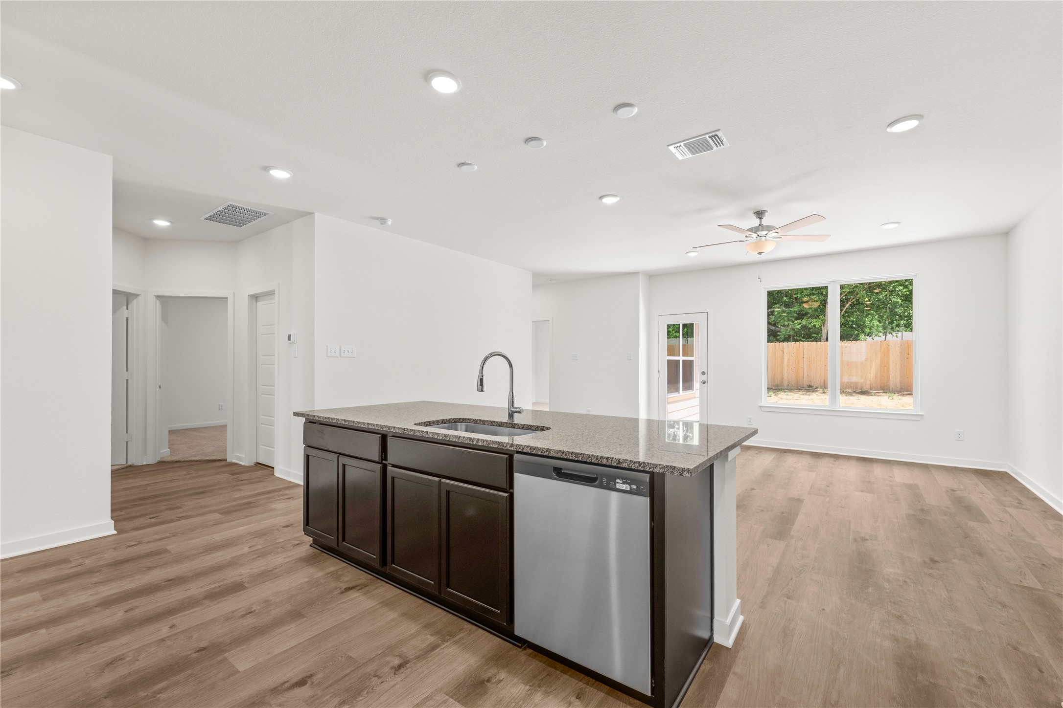 111 Adaline Bend Mcgregor TX 76657