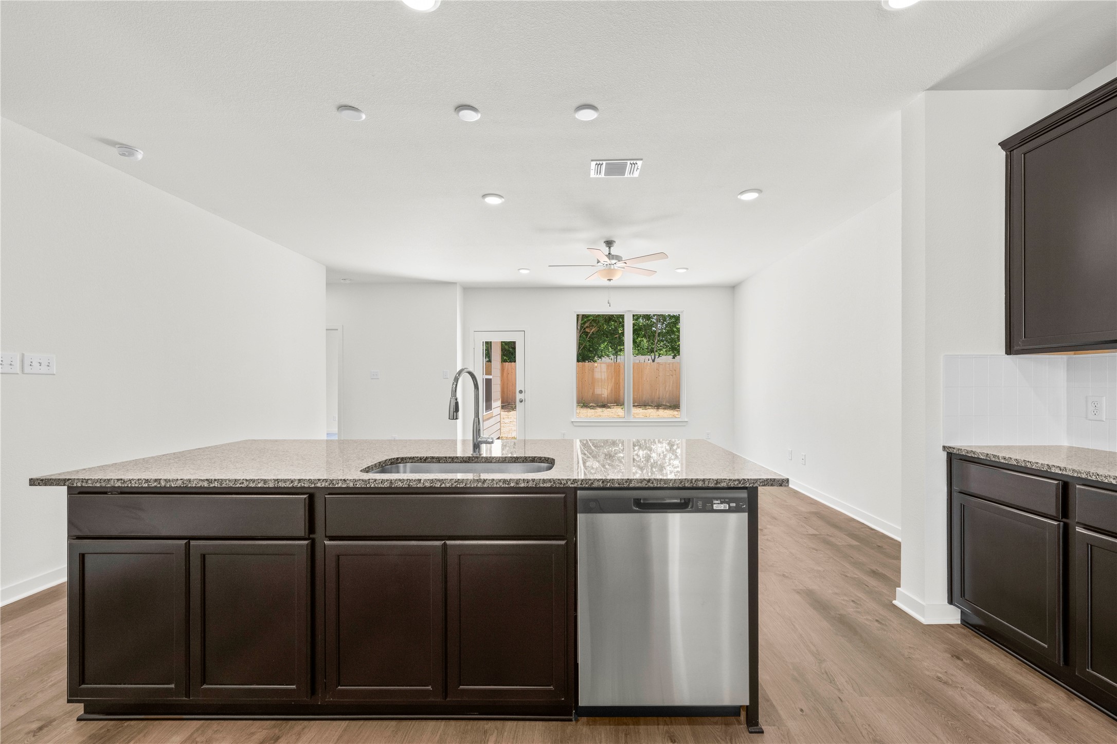111 Adaline Bend Mcgregor TX 76657